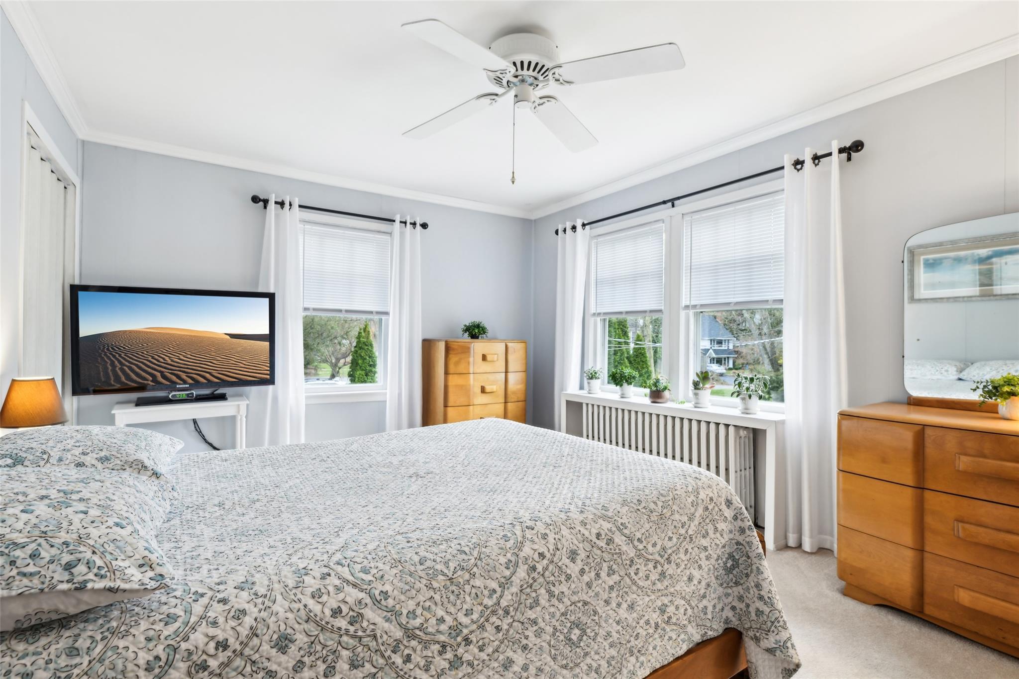 Single Family Seaview  Suffolk County, NY 11768, MLS-841229-34