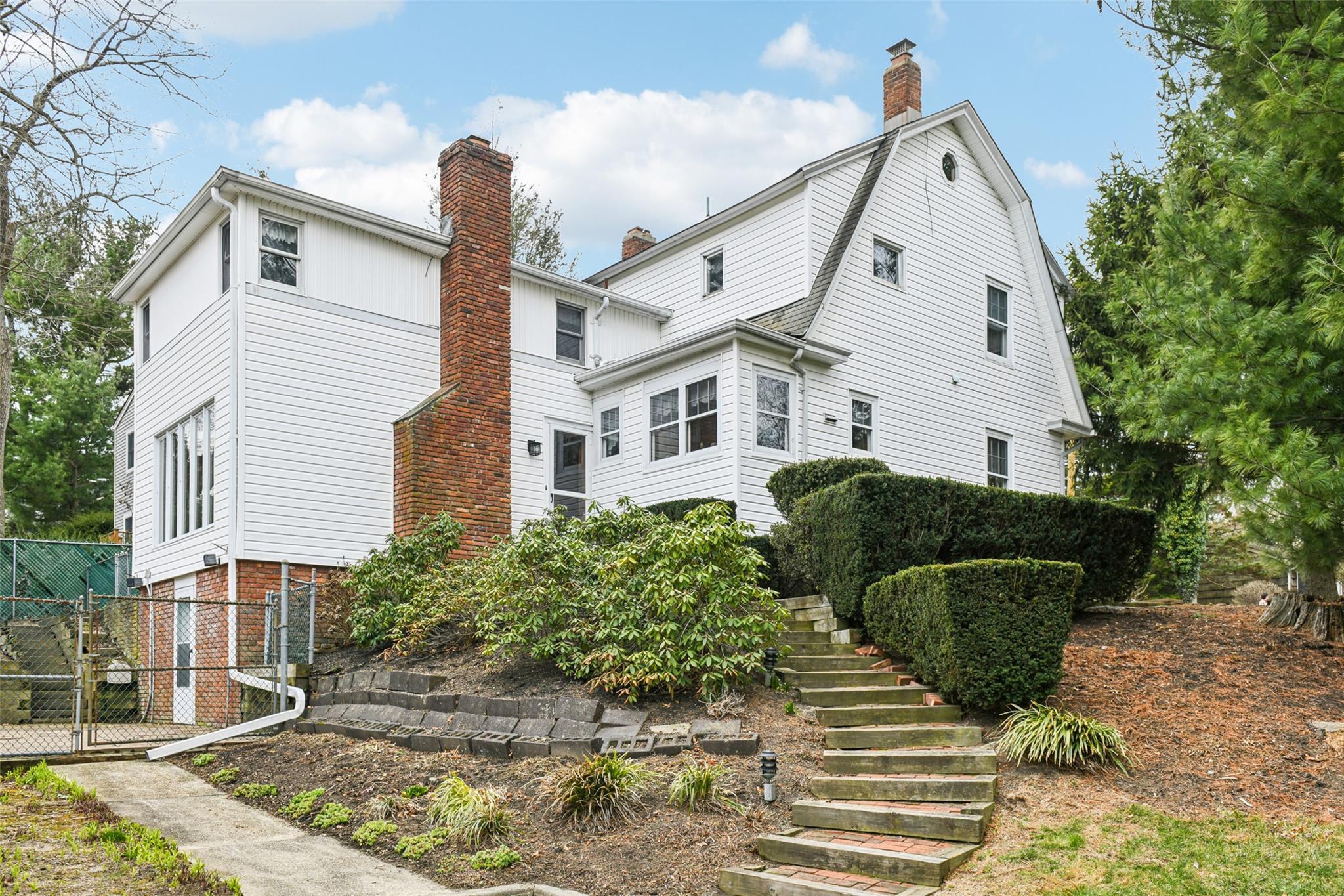Single Family Seaview  Suffolk County, NY 11768, MLS-841229-38