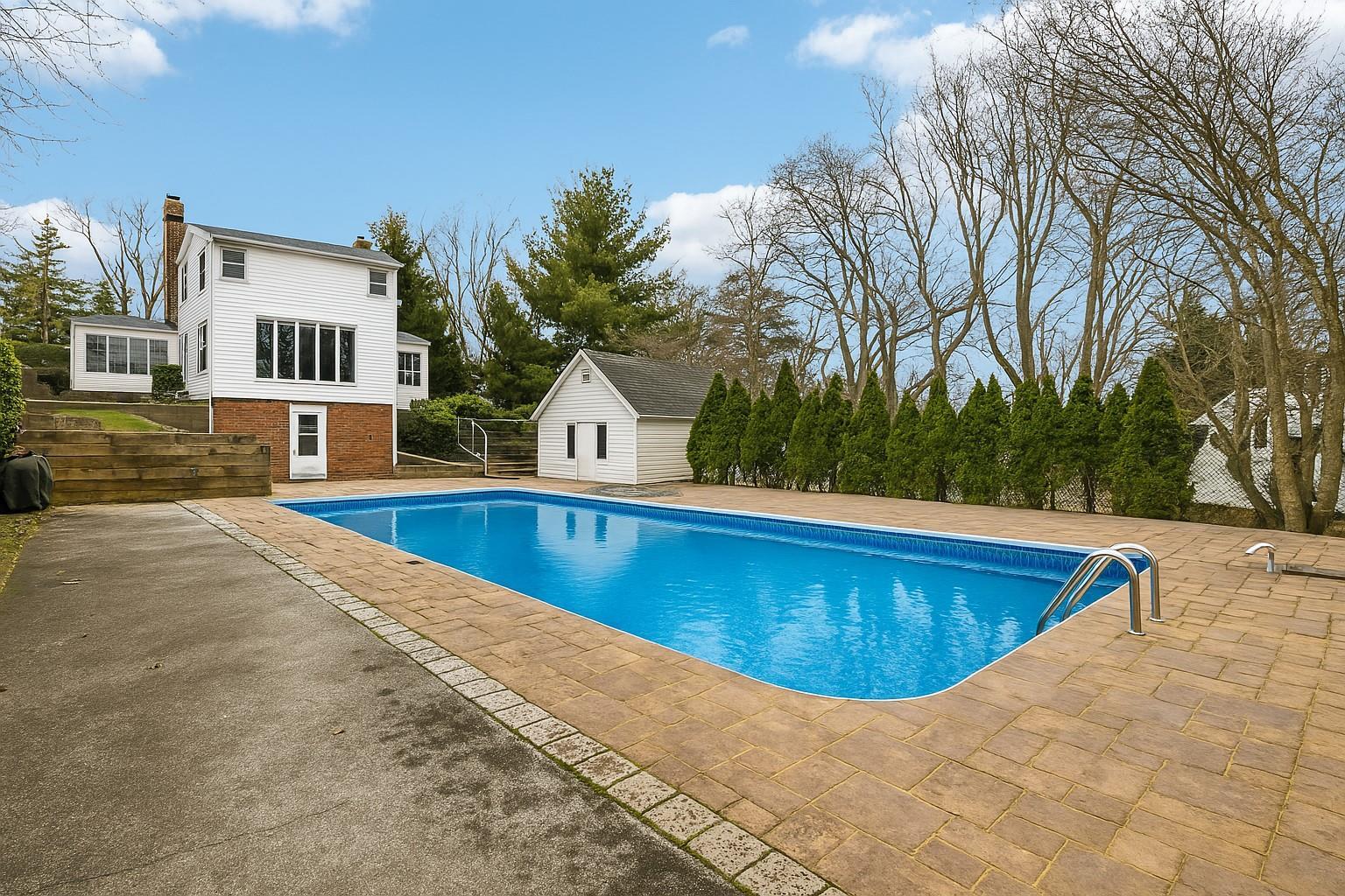 Single Family Seaview  Suffolk County, NY 11768, MLS-841229-40