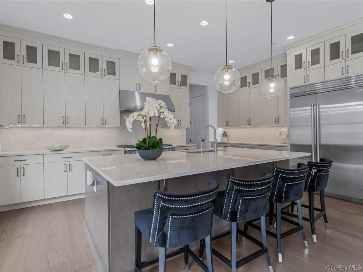 Condo Sequoia  Nassau County, NY 11030, MLS-841277-15