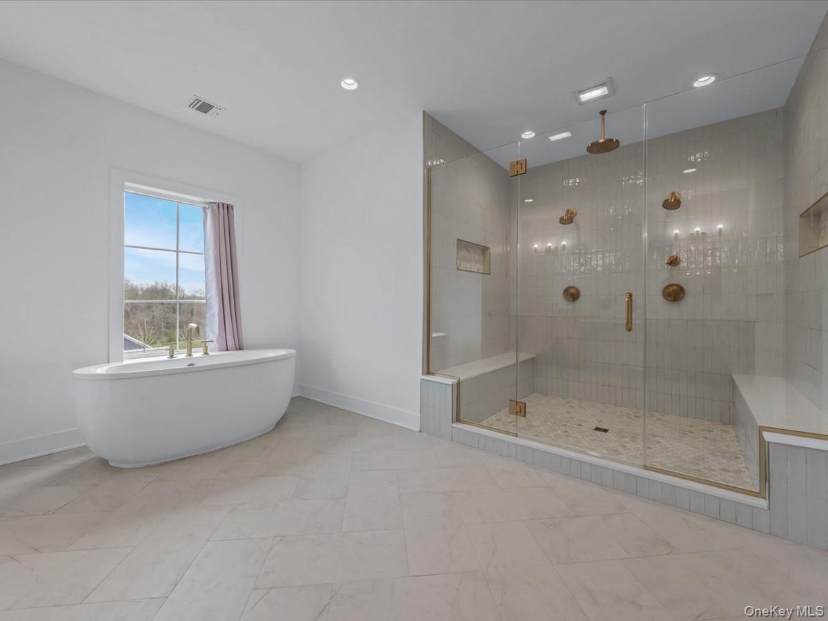 Condo Sequoia  Nassau County, NY 11030, MLS-841277-25