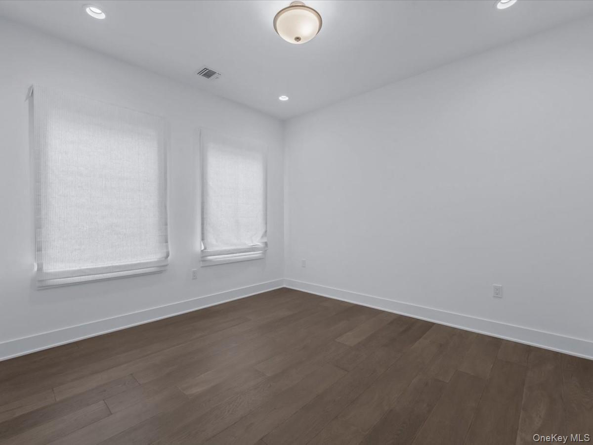 Condo Sequoia  Nassau County, NY 11030, MLS-841277-28