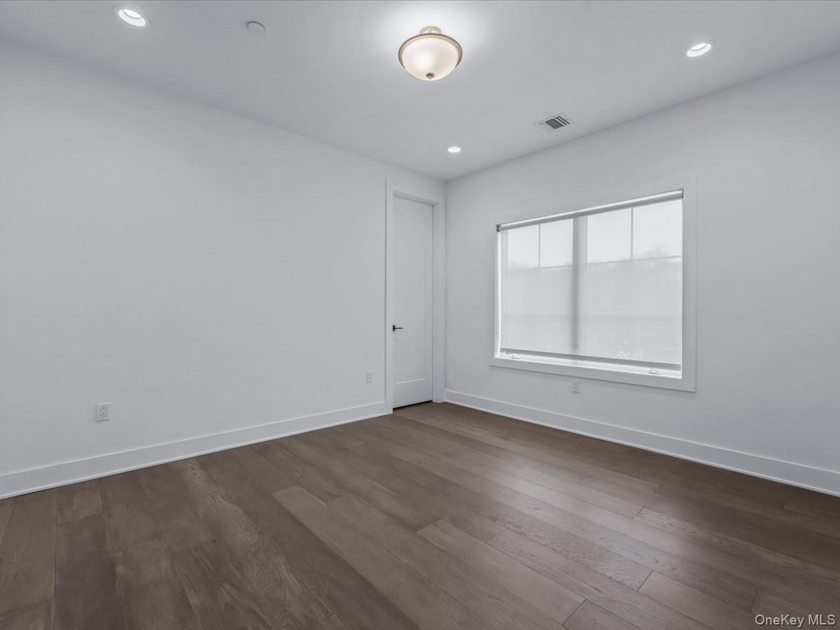 Condo Sequoia  Nassau County, NY 11030, MLS-841277-30