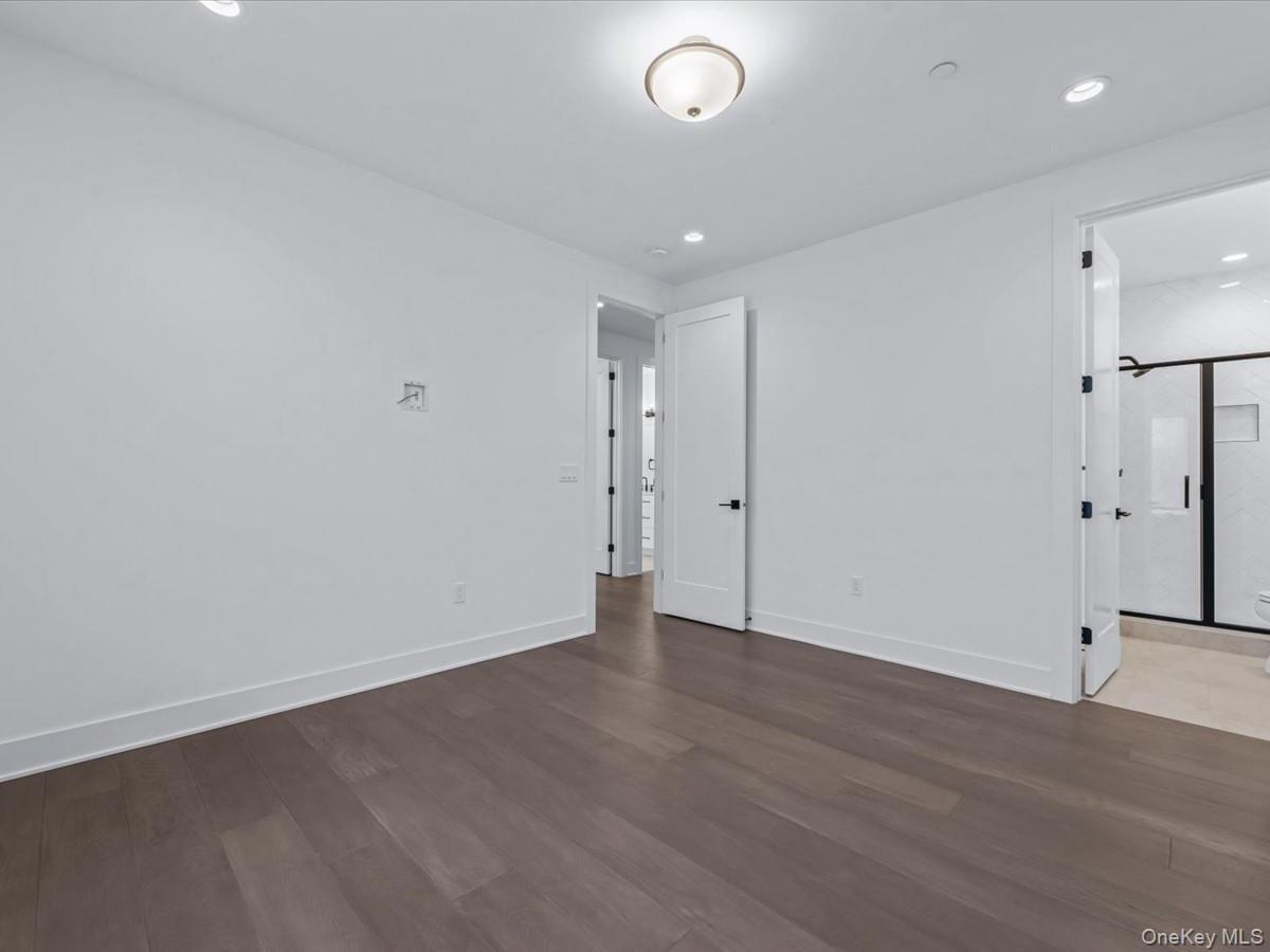 Condo Sequoia  Nassau County, NY 11030, MLS-841277-31