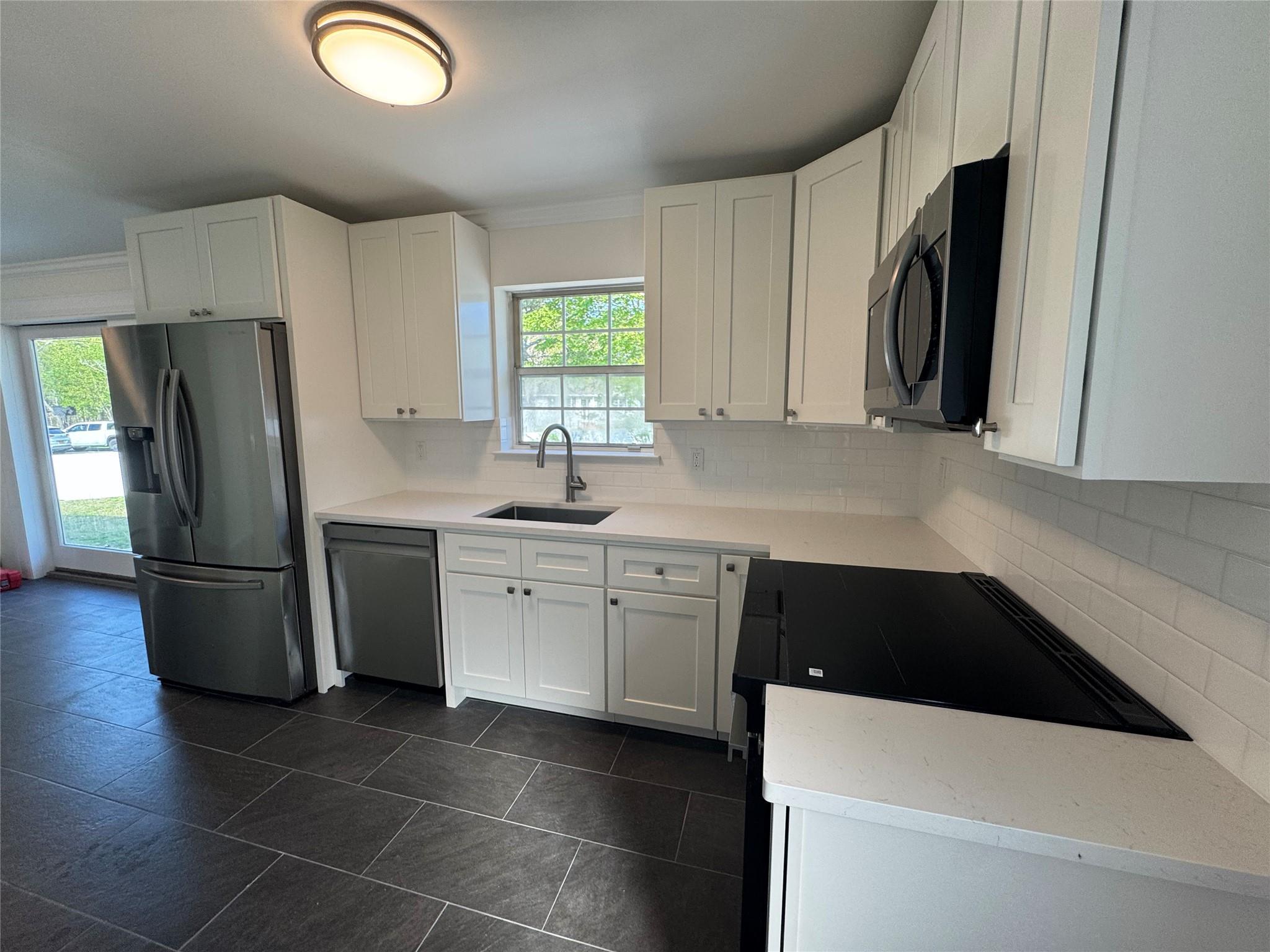 Single Family Lakeview  Suffolk County, NY 11901, MLS-841294-6