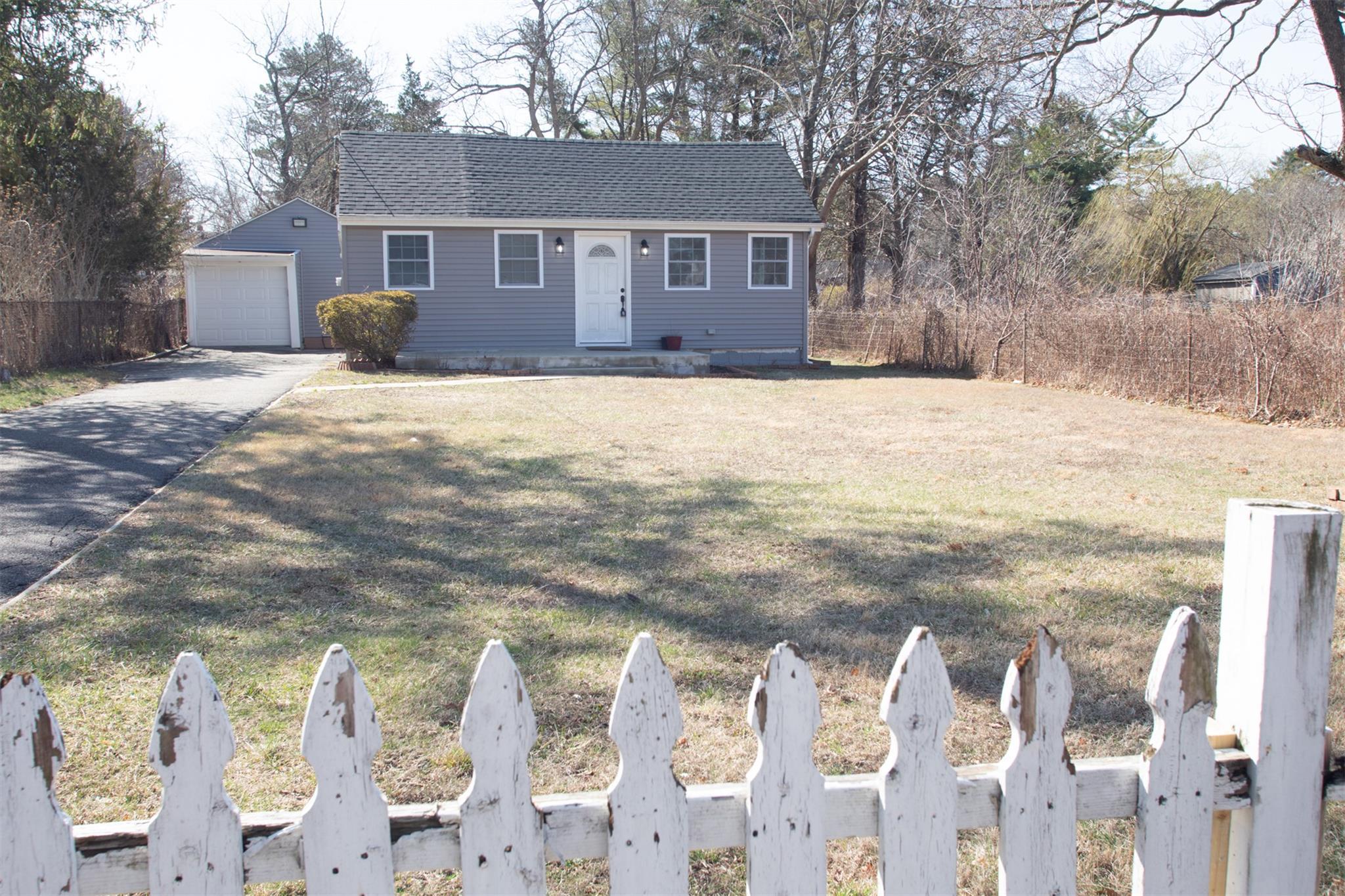 Single Family Ralph  Suffolk County, NY 11717, MLS-841369-3