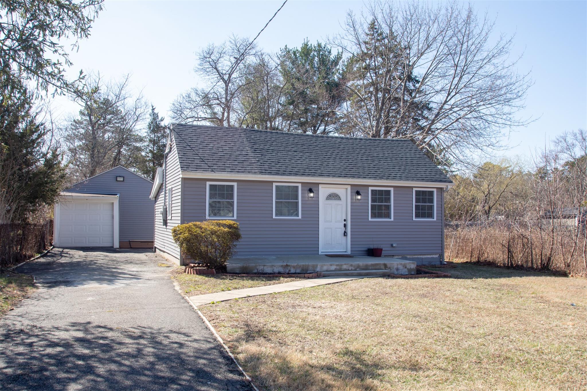 Single Family Ralph  Suffolk County, NY 11717, MLS-841369-4