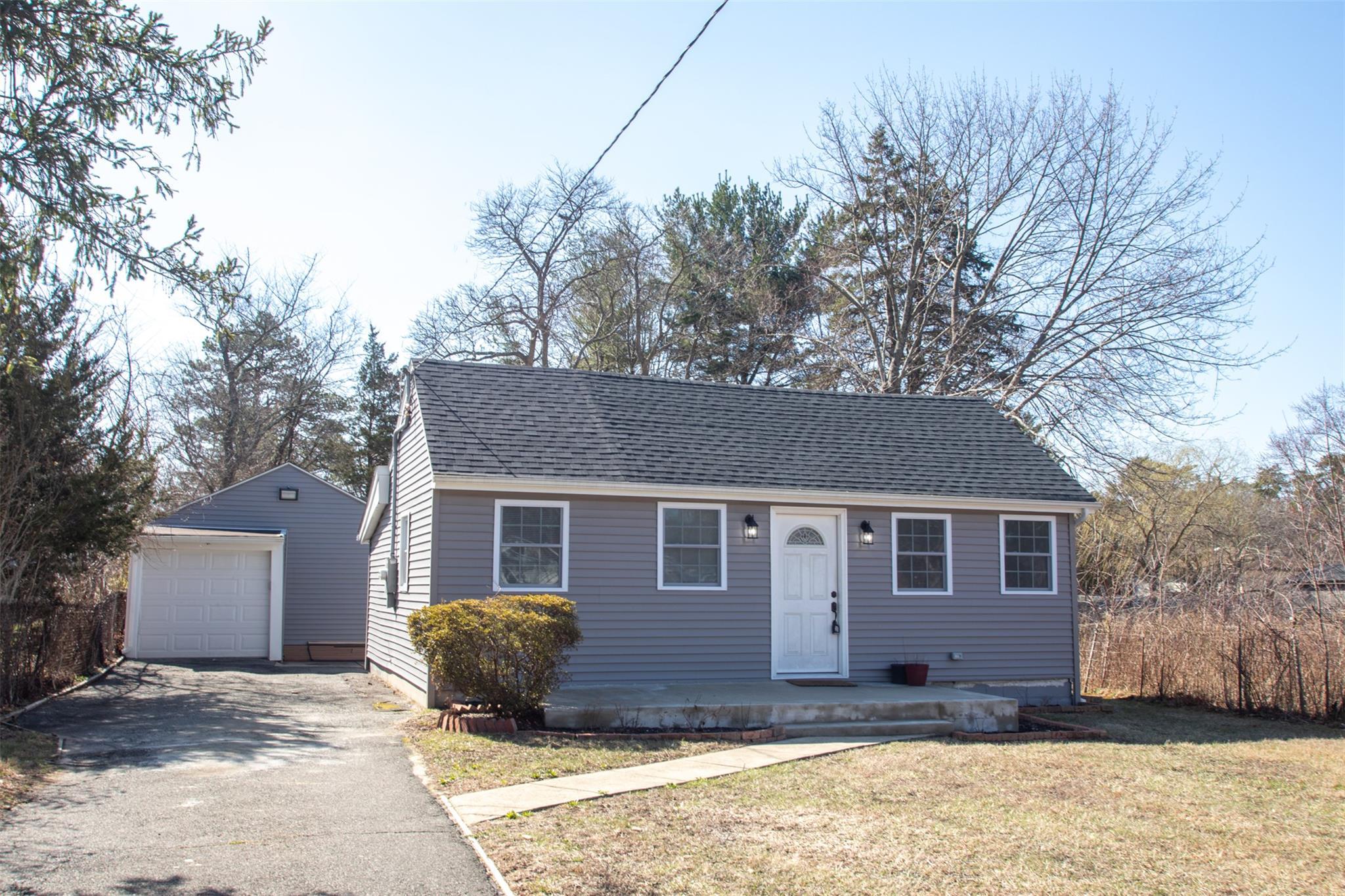 Single Family Ralph  Suffolk County, NY 11717, MLS-841369-5