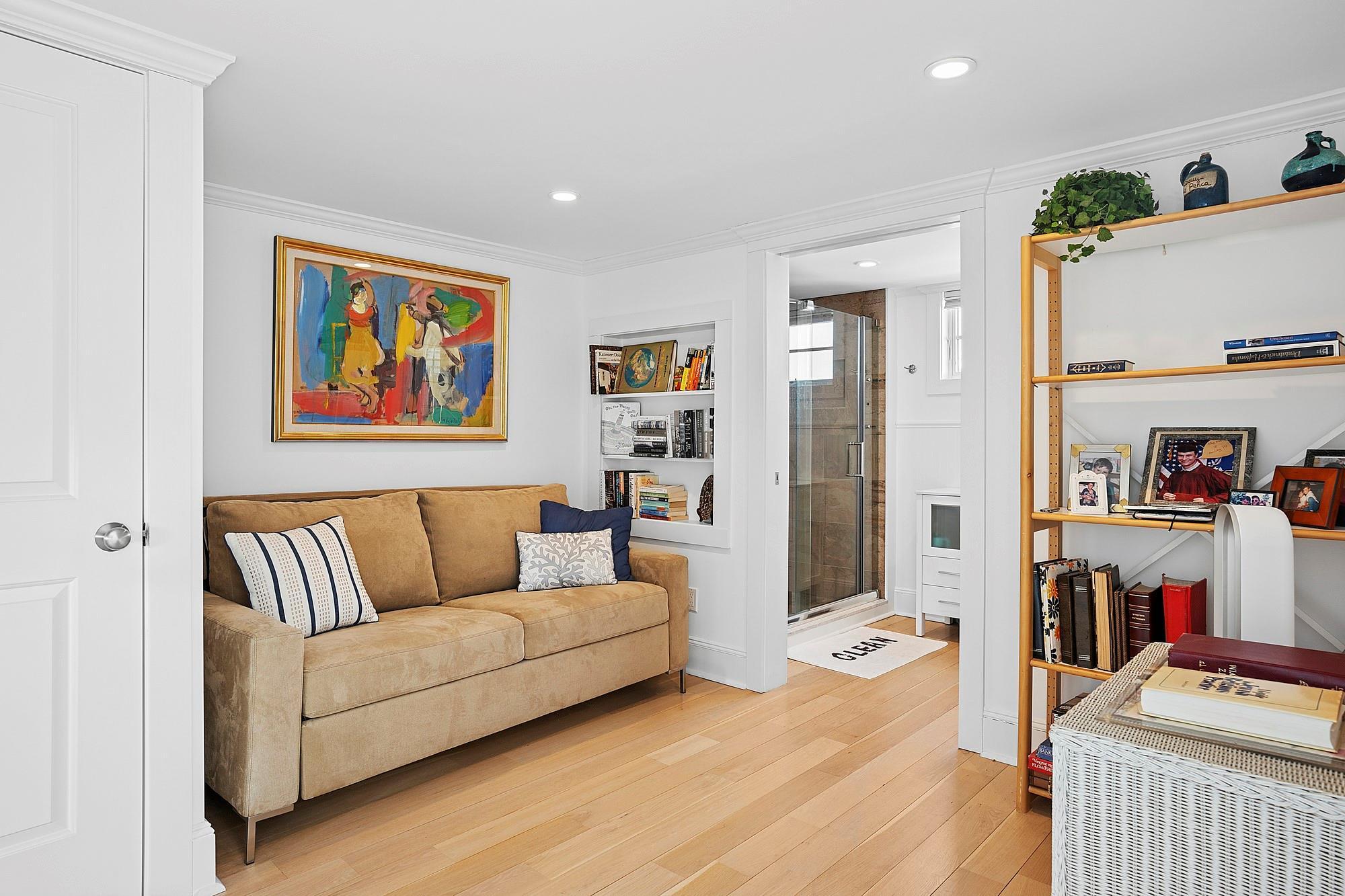 Condo Dune  Suffolk County, NY 11978, MLS-841409-12