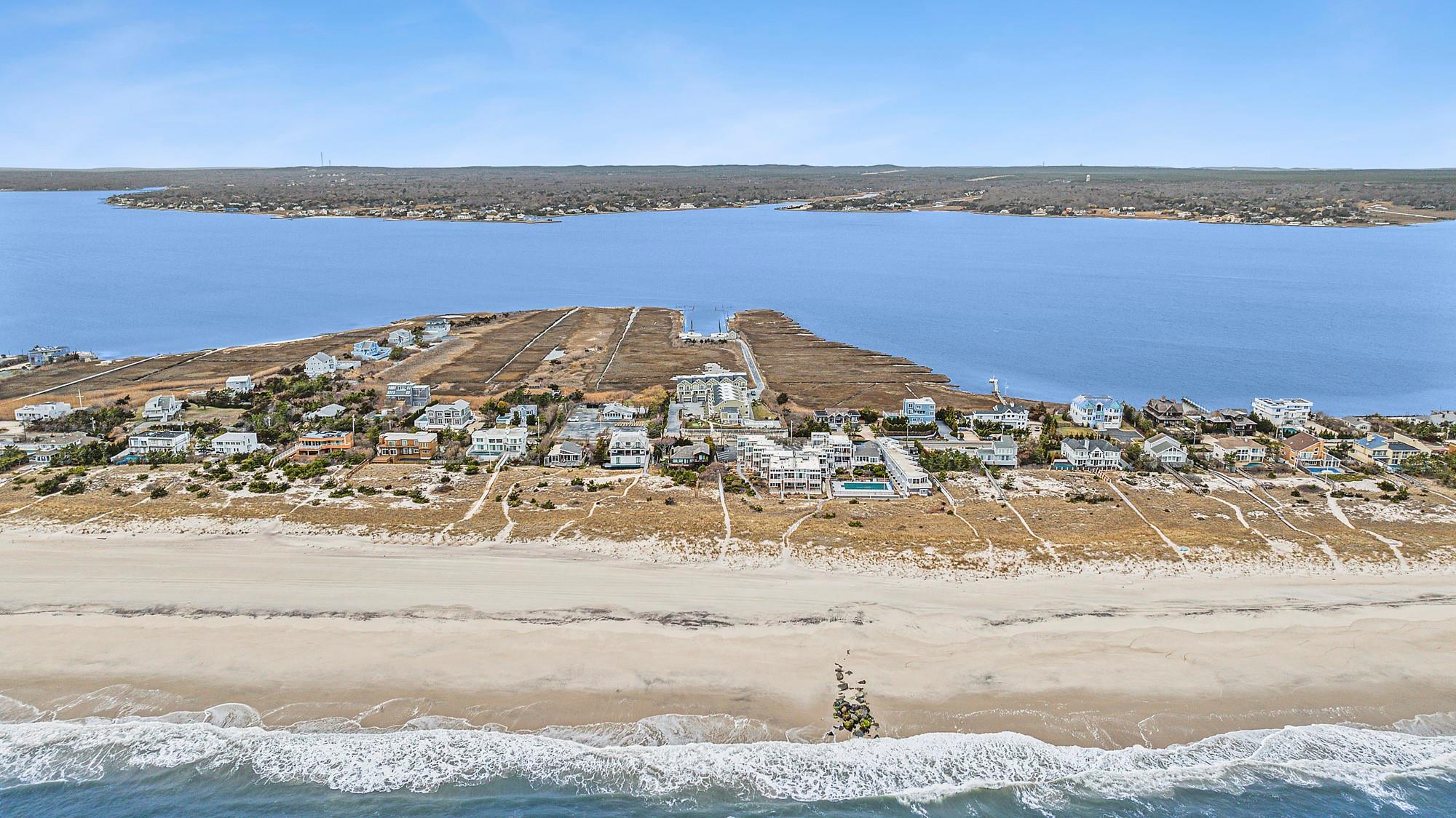 Condo Dune  Suffolk County, NY 11978, MLS-841409-18