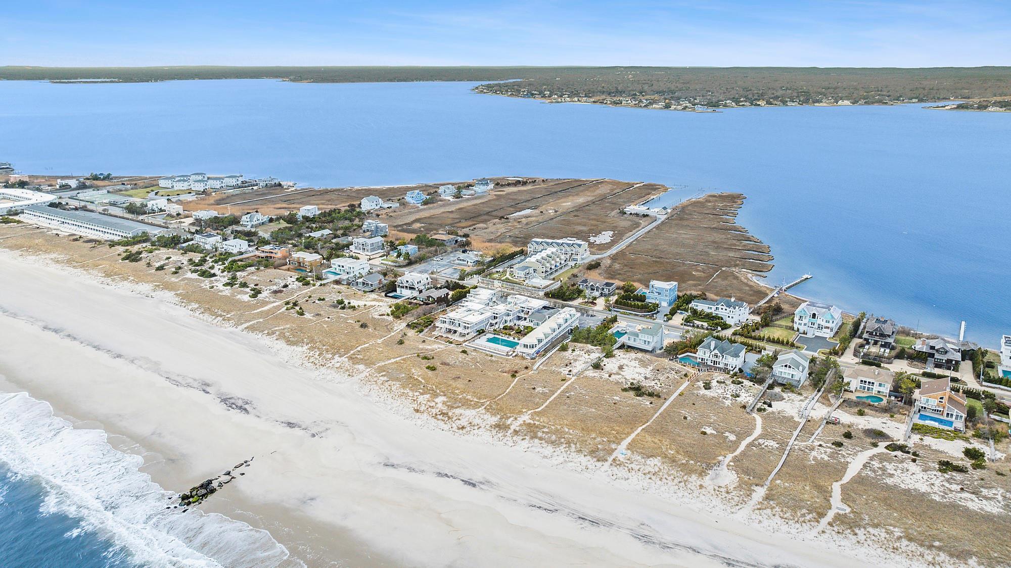 Condo Dune  Suffolk County, NY 11978, MLS-841409-19