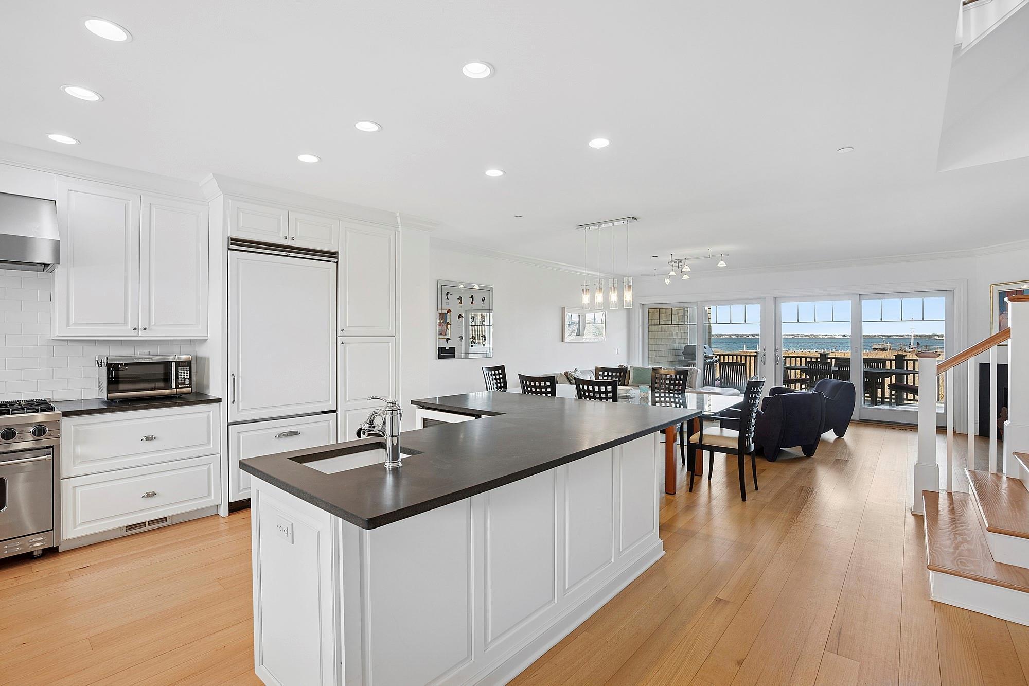 Condo Dune  Suffolk County, NY 11978, MLS-841409-4