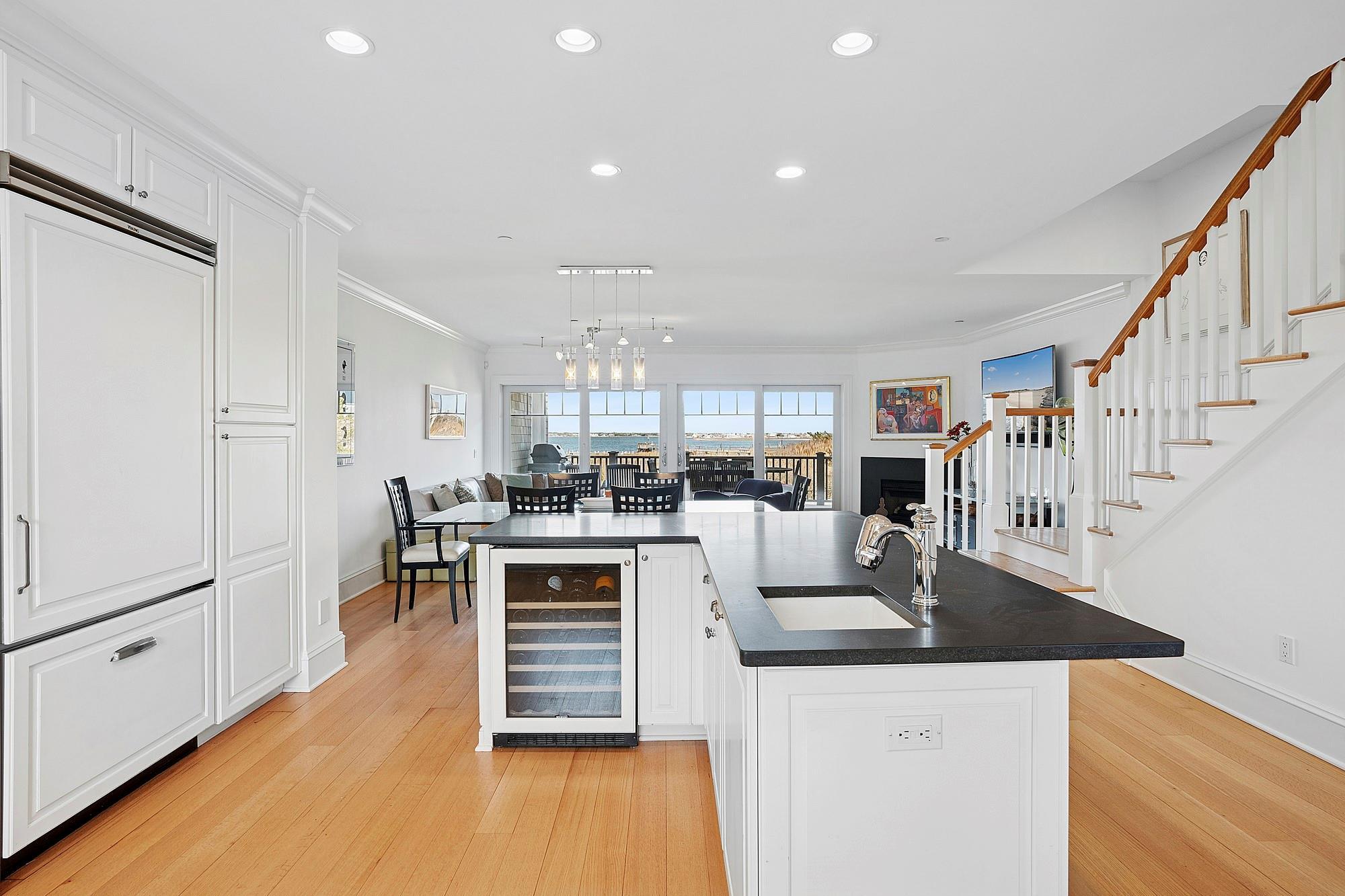 Condo Dune  Suffolk County, NY 11978, MLS-841409-6