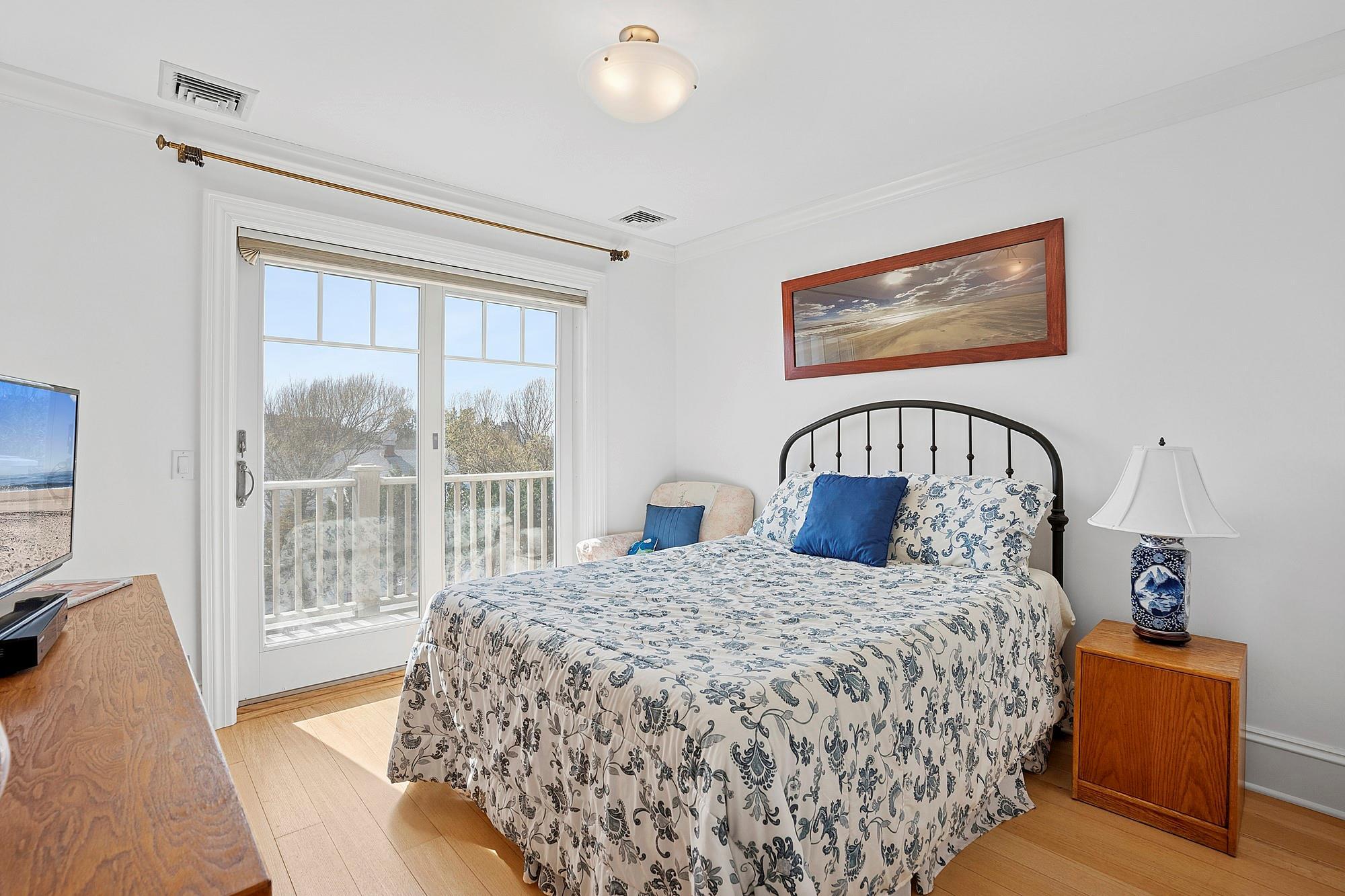Condo Dune  Suffolk County, NY 11978, MLS-841409-9