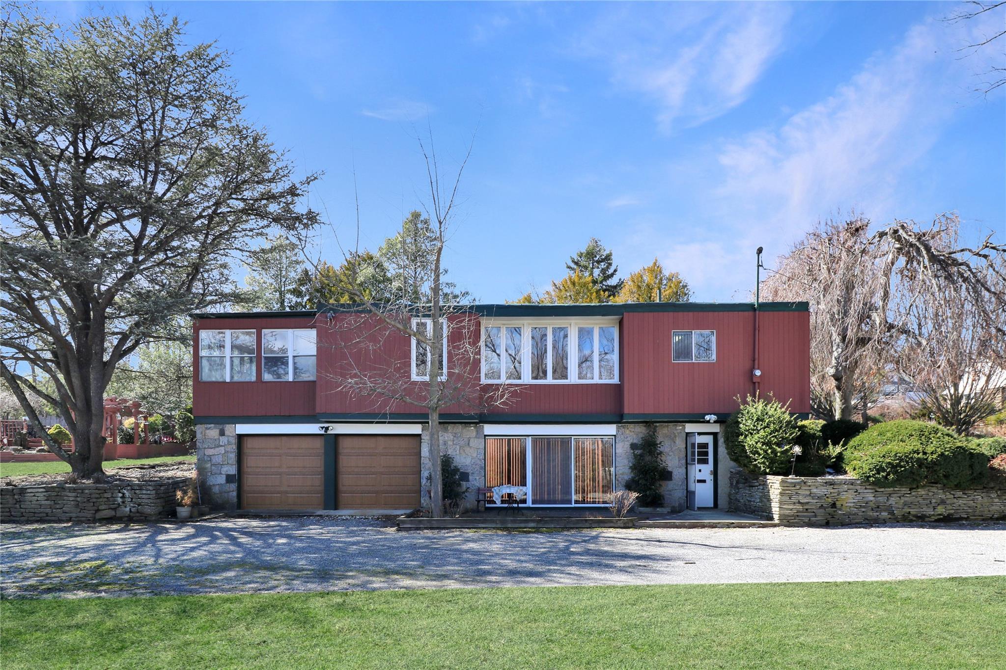 Single Family Valley View  Nassau County, NY 11021, MLS-841415-2
