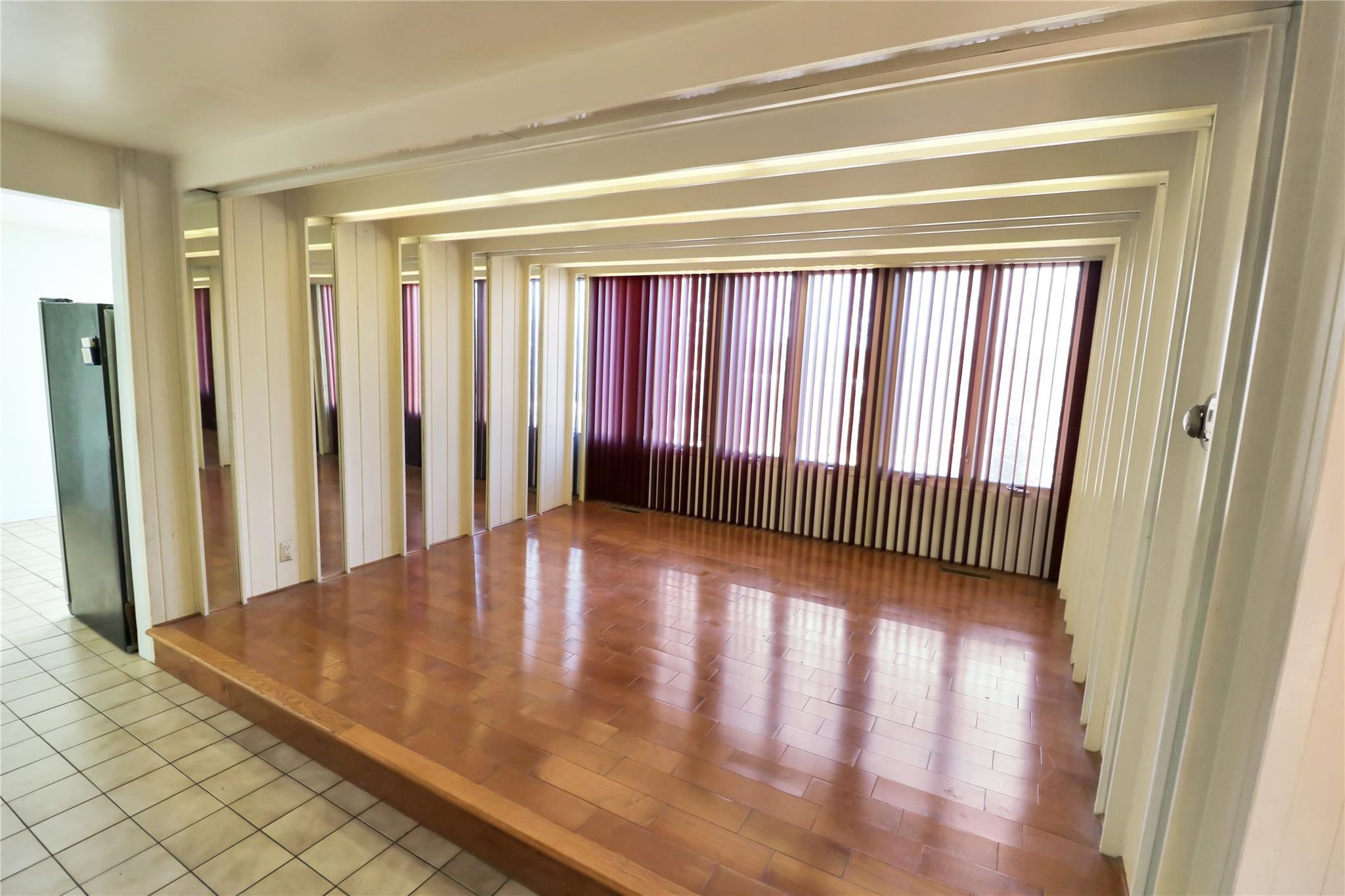 Single Family Valley View  Nassau County, NY 11021, MLS-841415-22