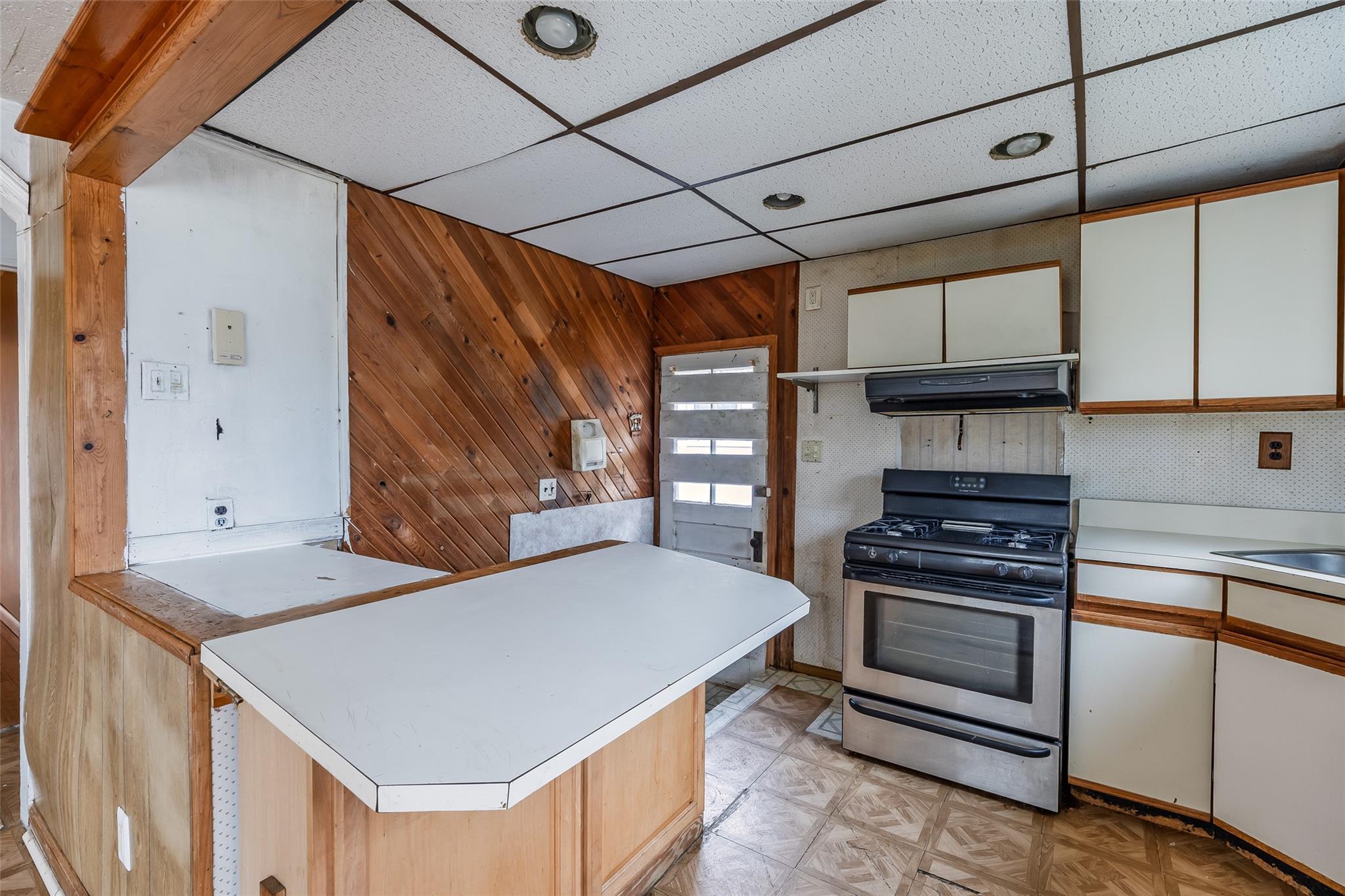 Single Family Landau  Nassau County, NY 11003, MLS-841422-15