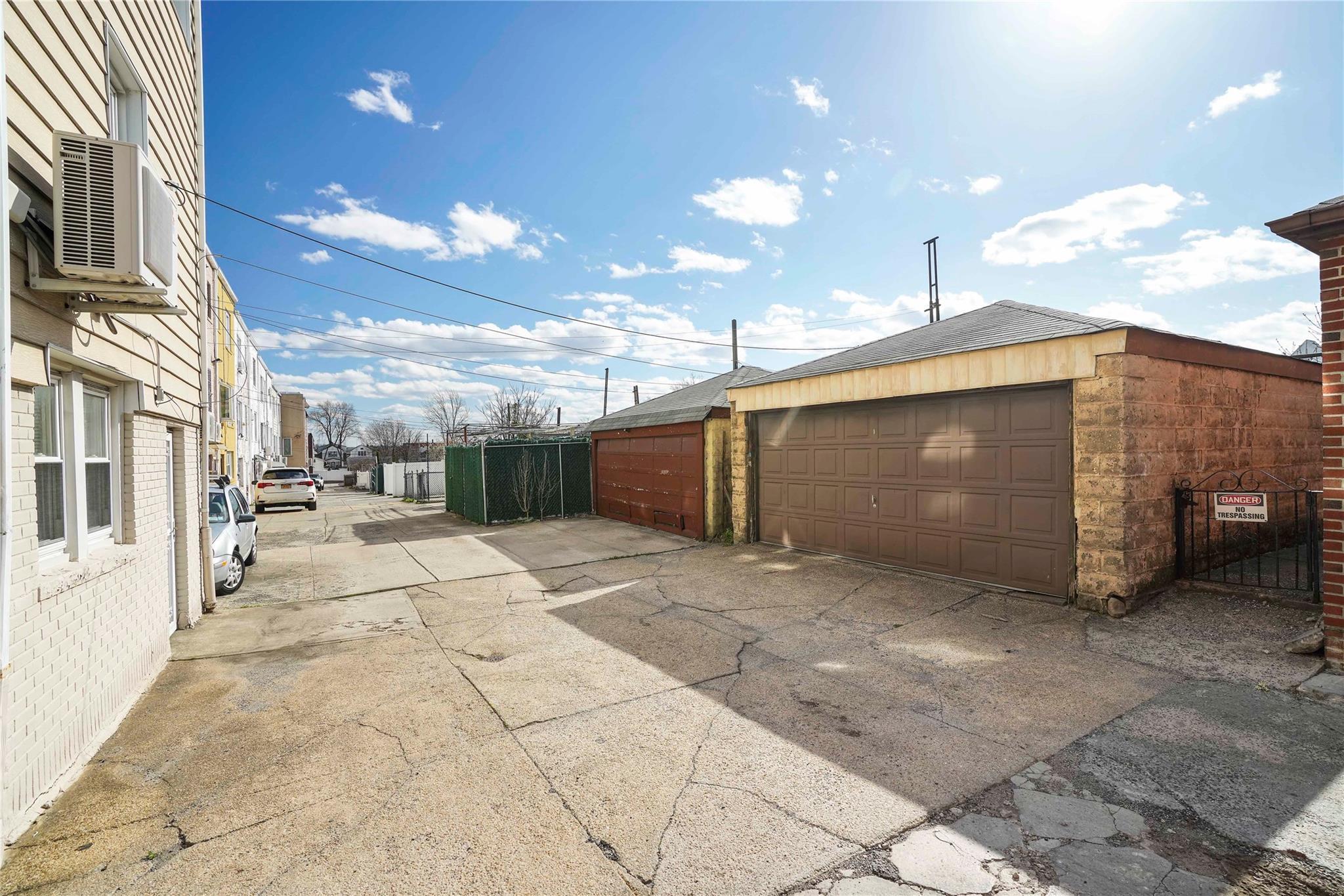 Single Family 66  Queens, NY 11378, MLS-841439-4