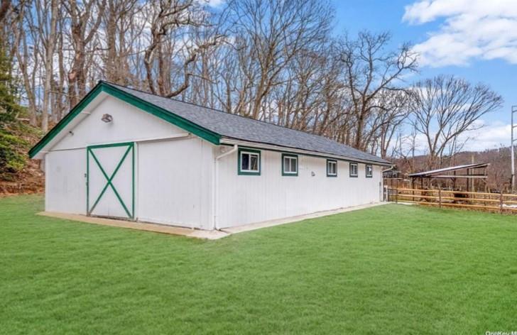 Single Family Whitney  Nassau County, NY 11797, MLS-841487-7