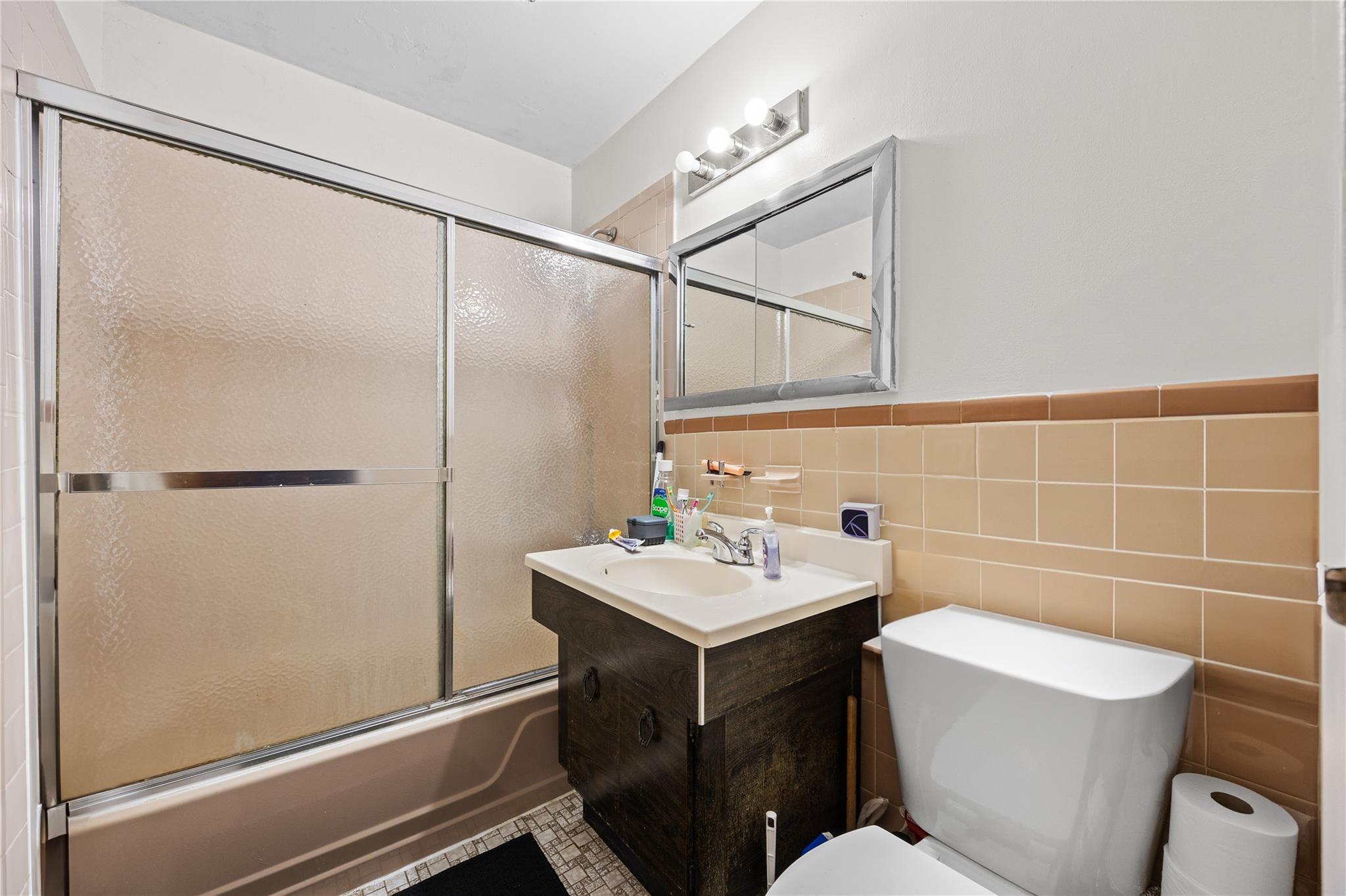 Single Family Francis Lewis Blvd  Queens, NY 11357, MLS-841536-27