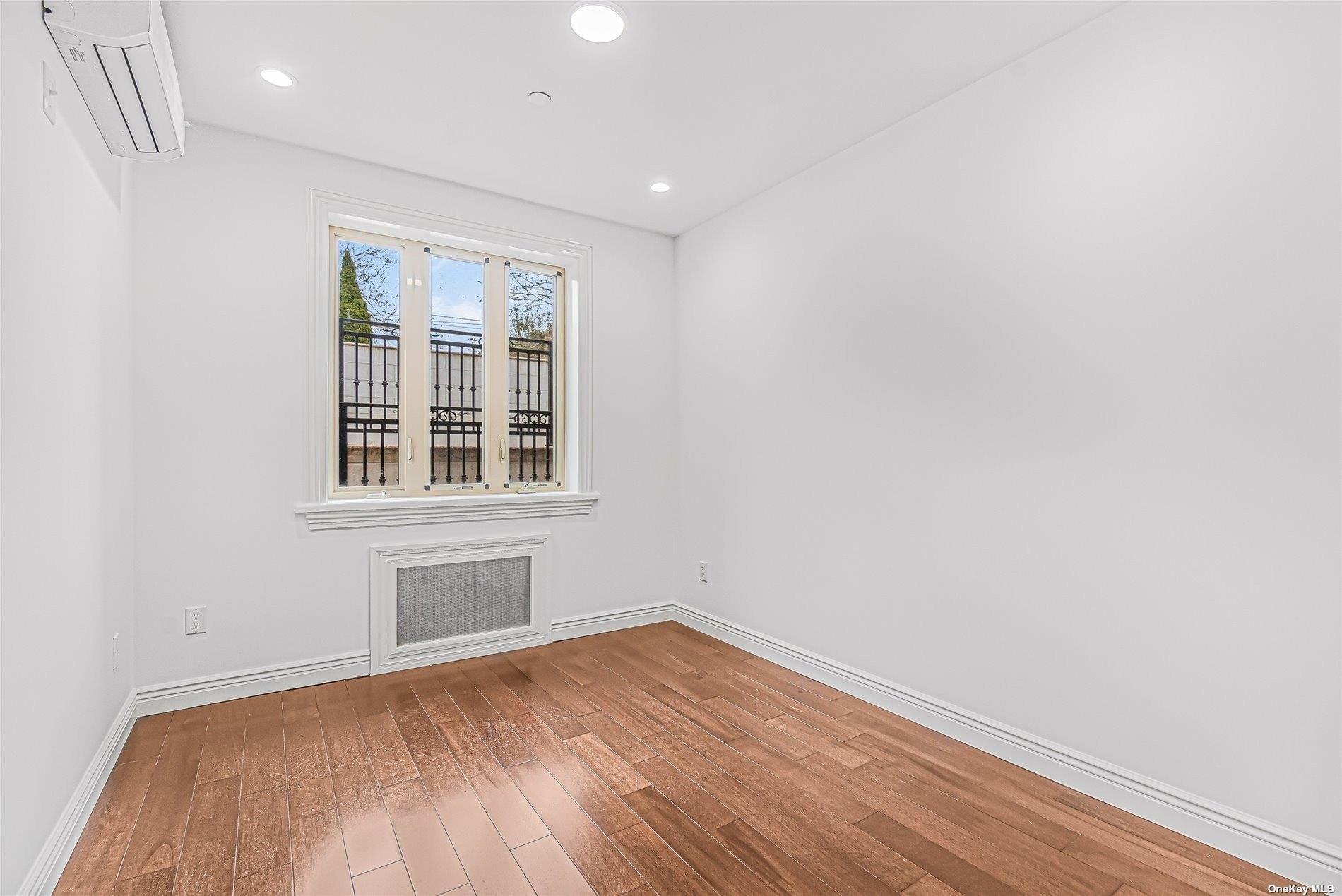 Single Family 129th  Queens, NY 11356, MLS-841545-25