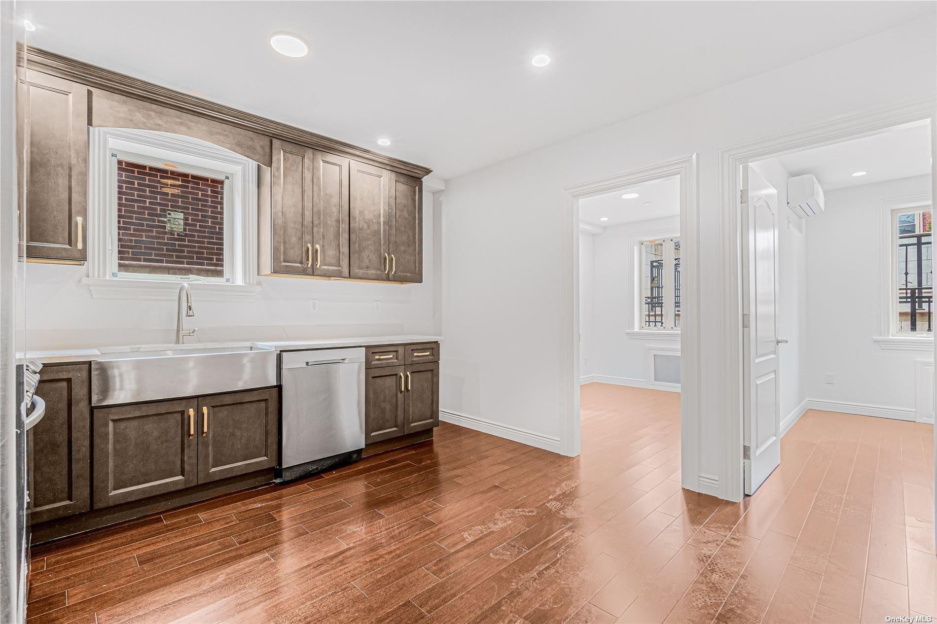 Single Family 129th  Queens, NY 11356, MLS-841545-27