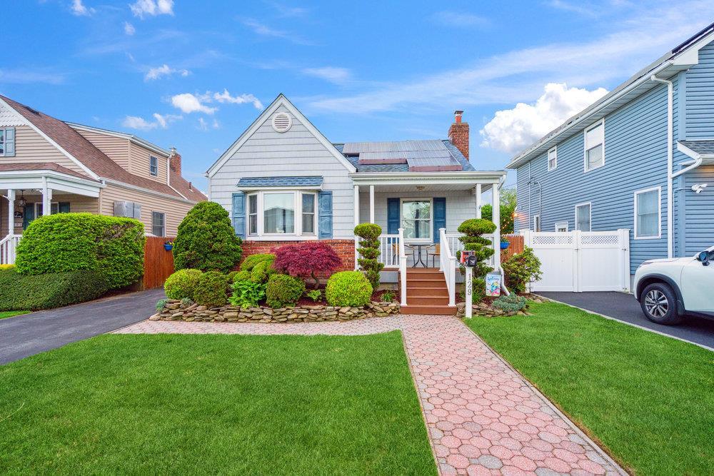 Single Family Deauville  Suffolk County, NY 11757, MLS-841595-2