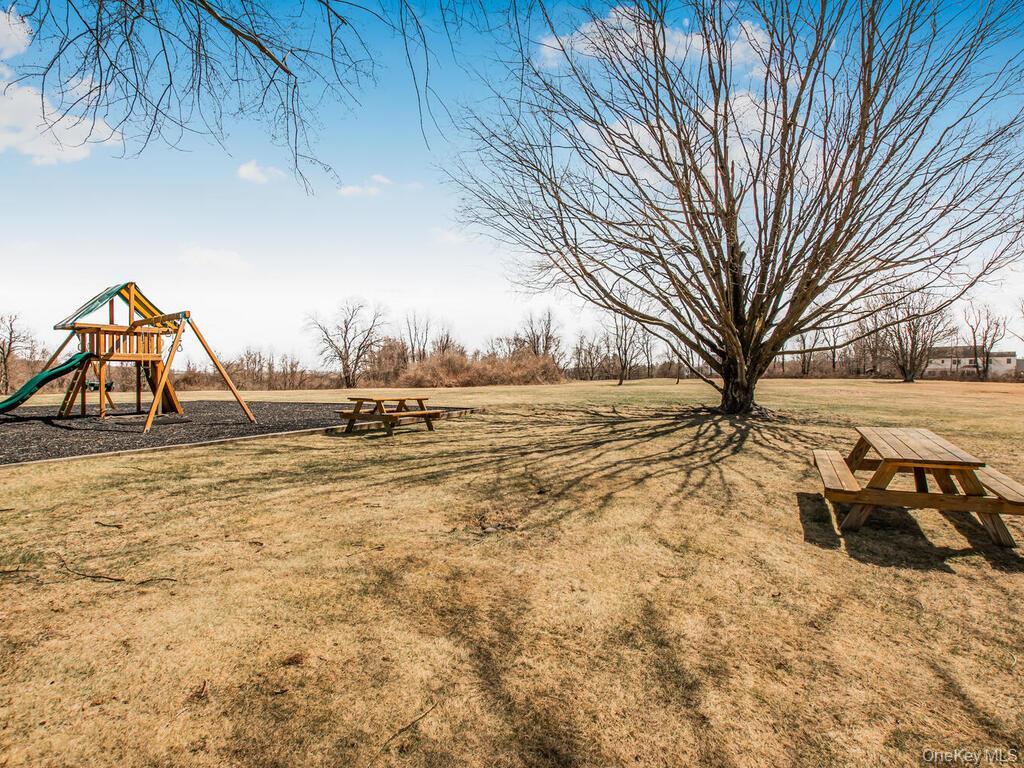 Single Family Fairway  Putnam County, NY 10512, MLS-841597-25