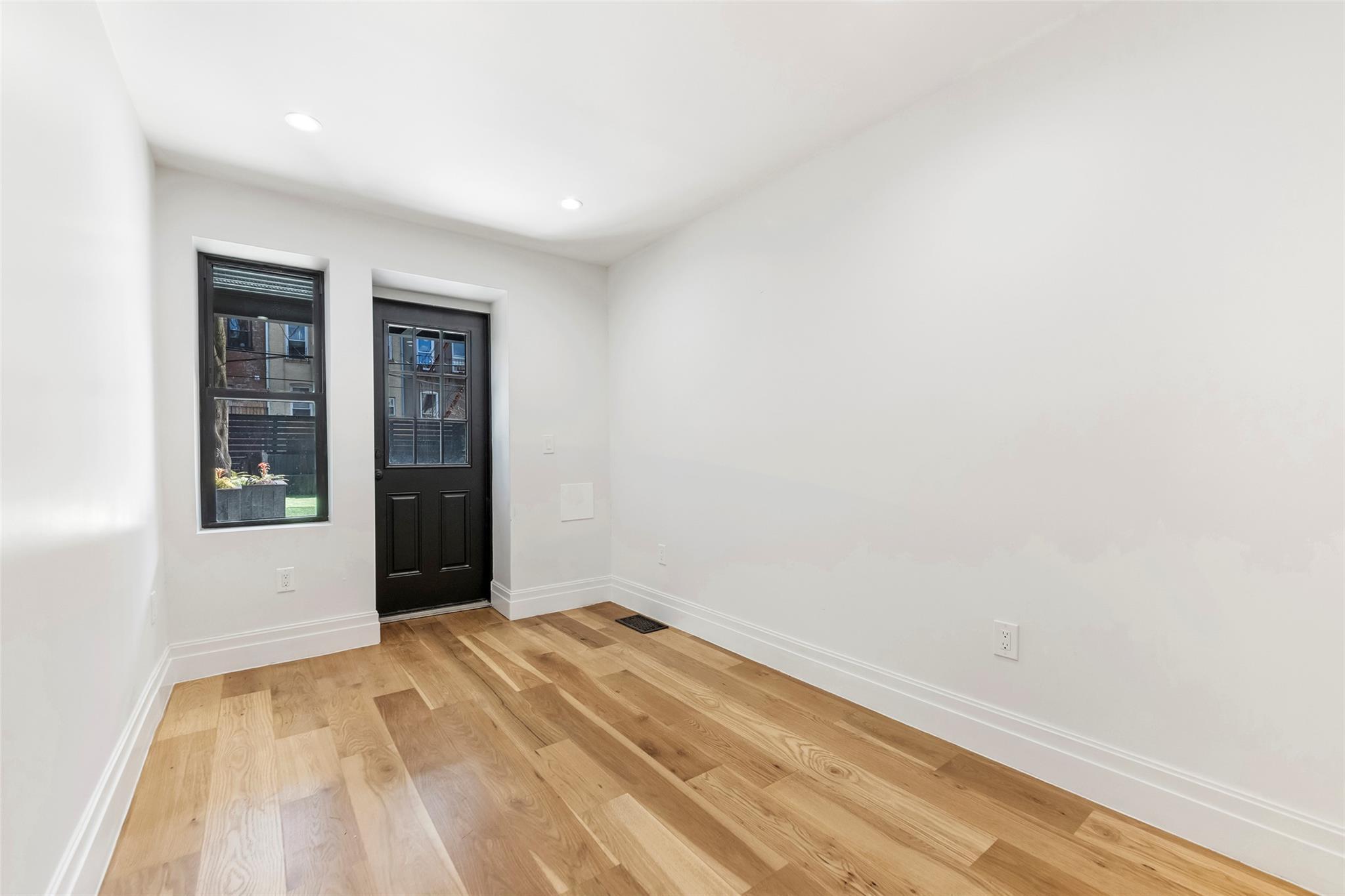 Single Family Jefferson  Brooklyn, NY 11221, MLS-841617-23