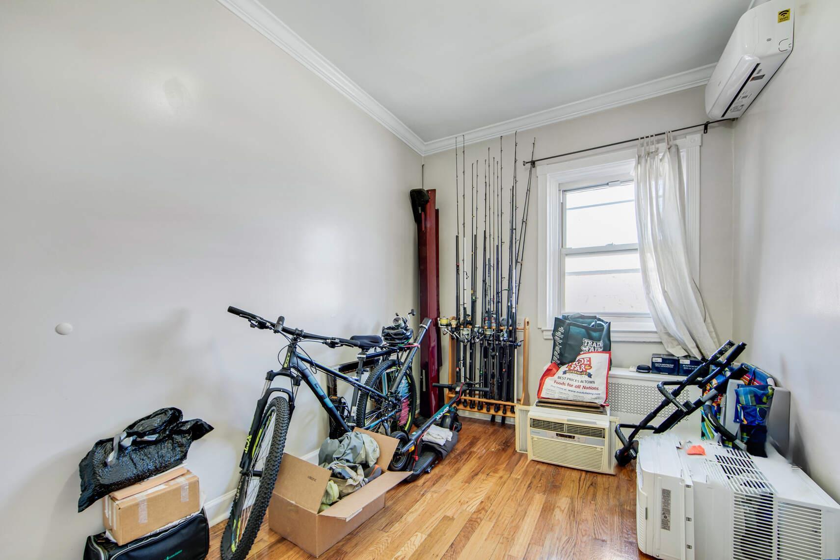 Single Family 37th  Queens, NY 11105, MLS-841626-10