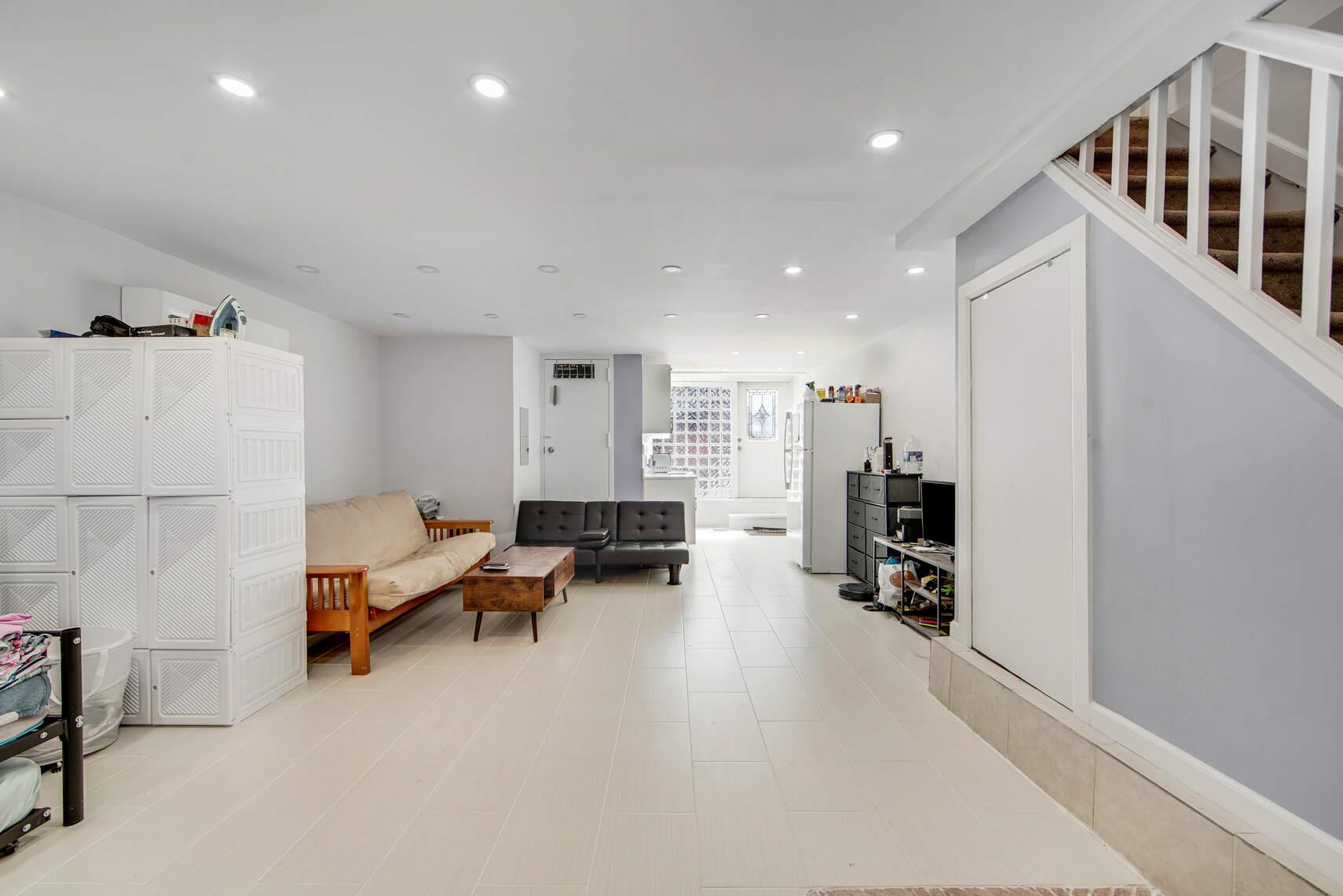Single Family 37th  Queens, NY 11105, MLS-841626-14