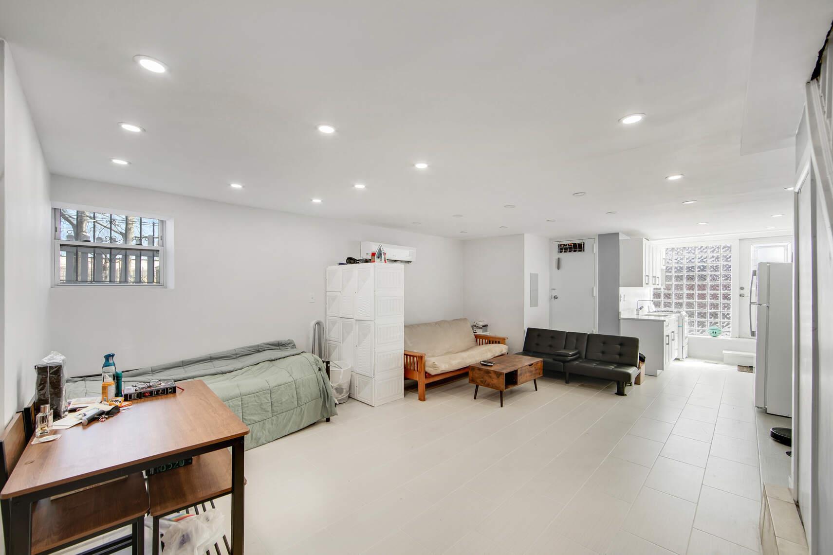 Single Family 37th  Queens, NY 11105, MLS-841626-16
