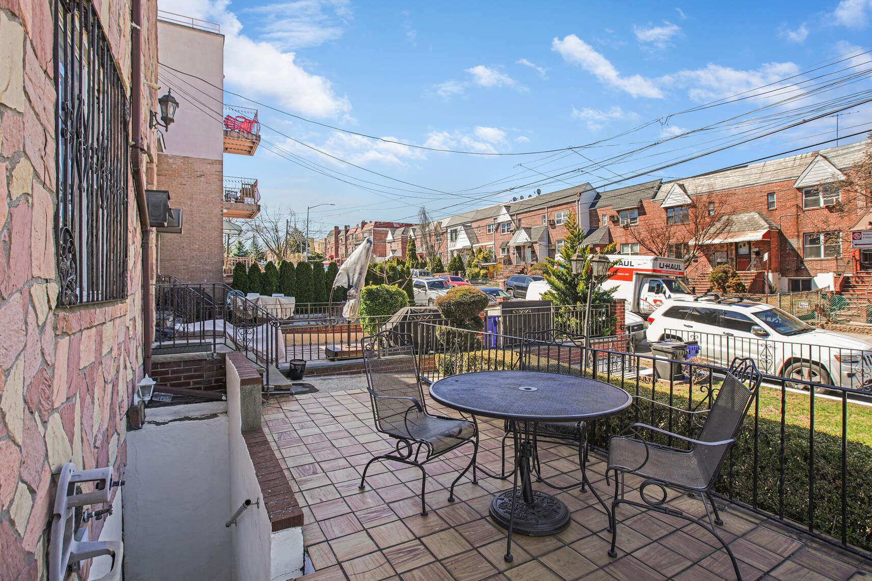 Single Family 37th  Queens, NY 11105, MLS-841626-2