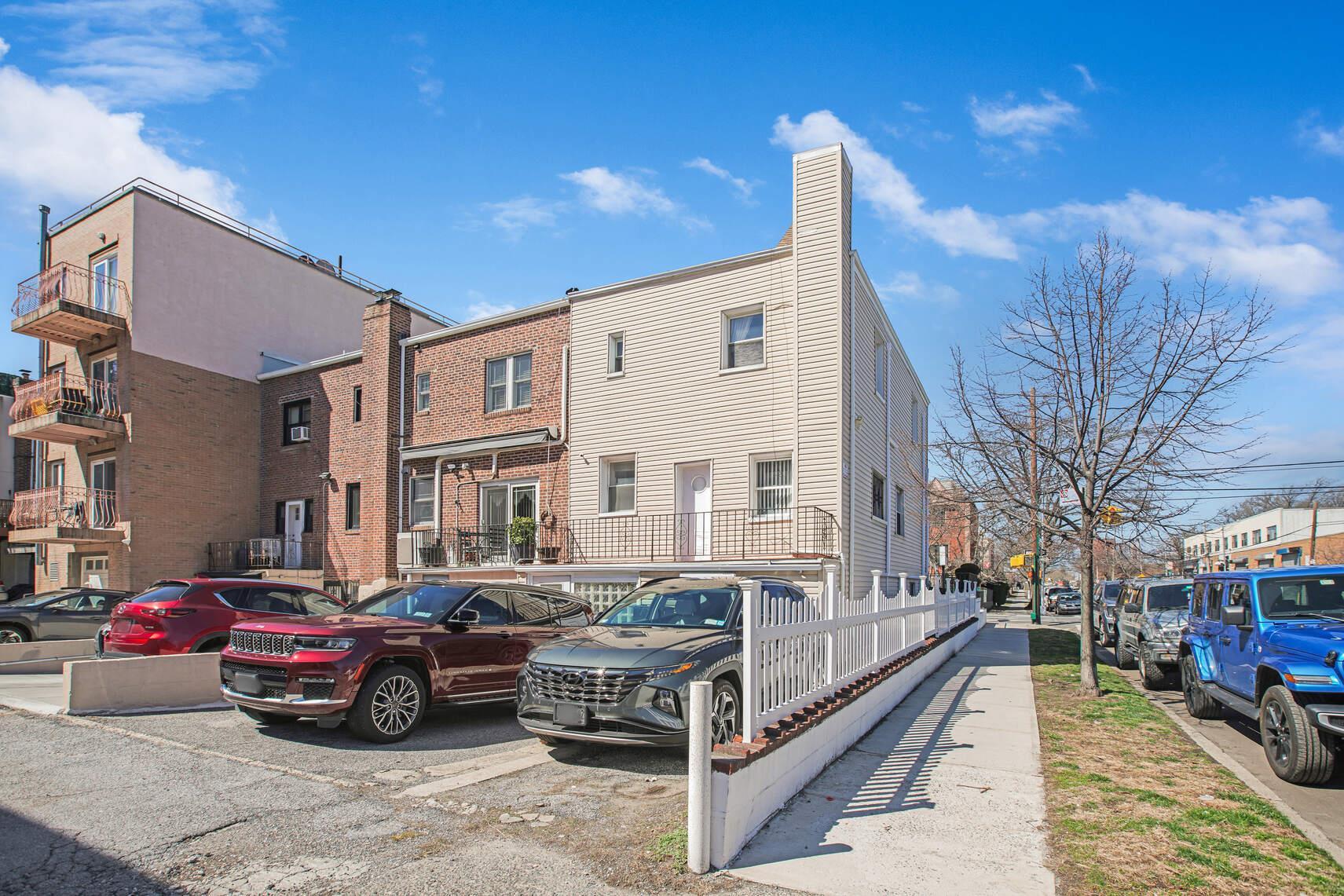 Single Family 37th  Queens, NY 11105, MLS-841626-4