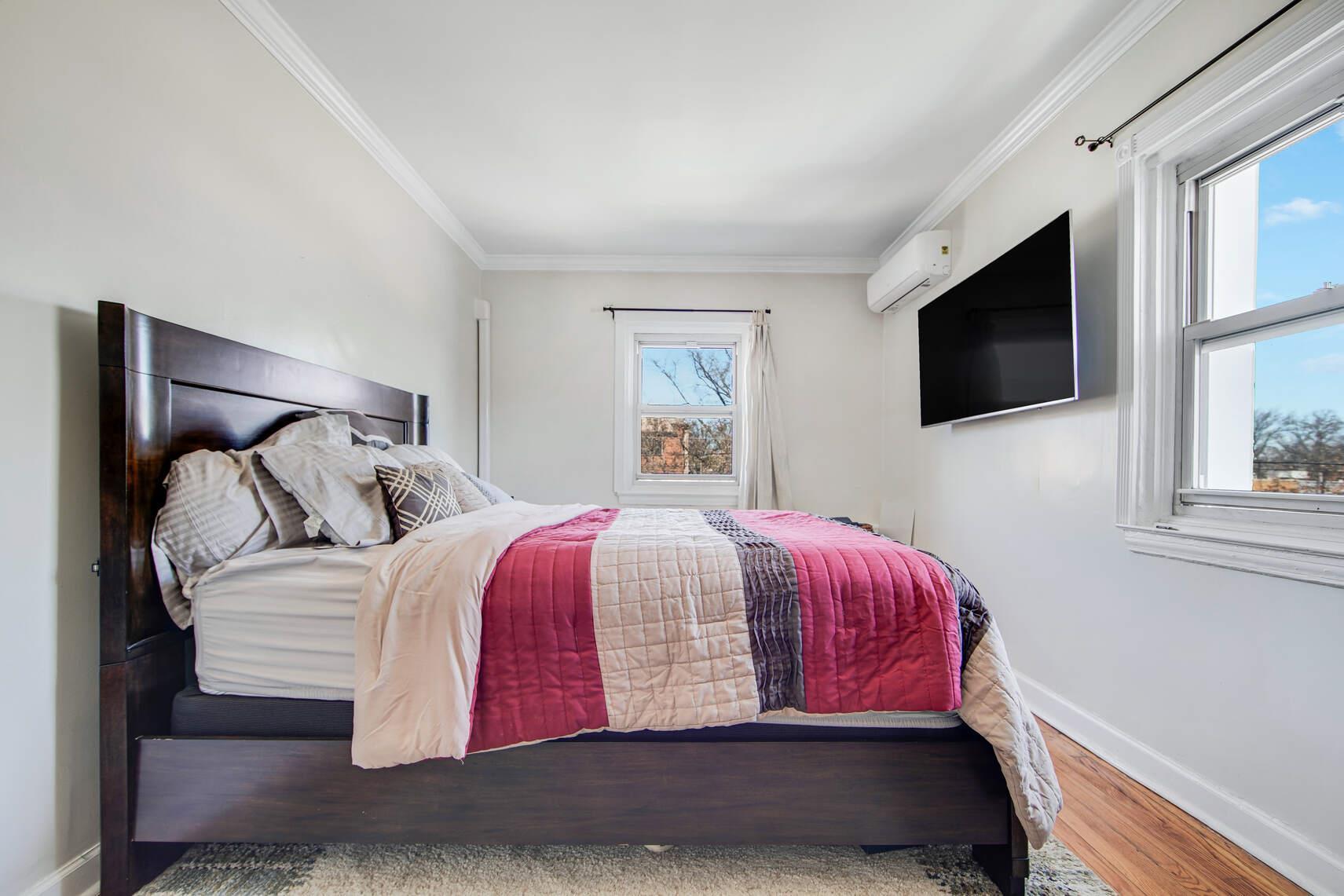 Single Family 37th  Queens, NY 11105, MLS-841626-8