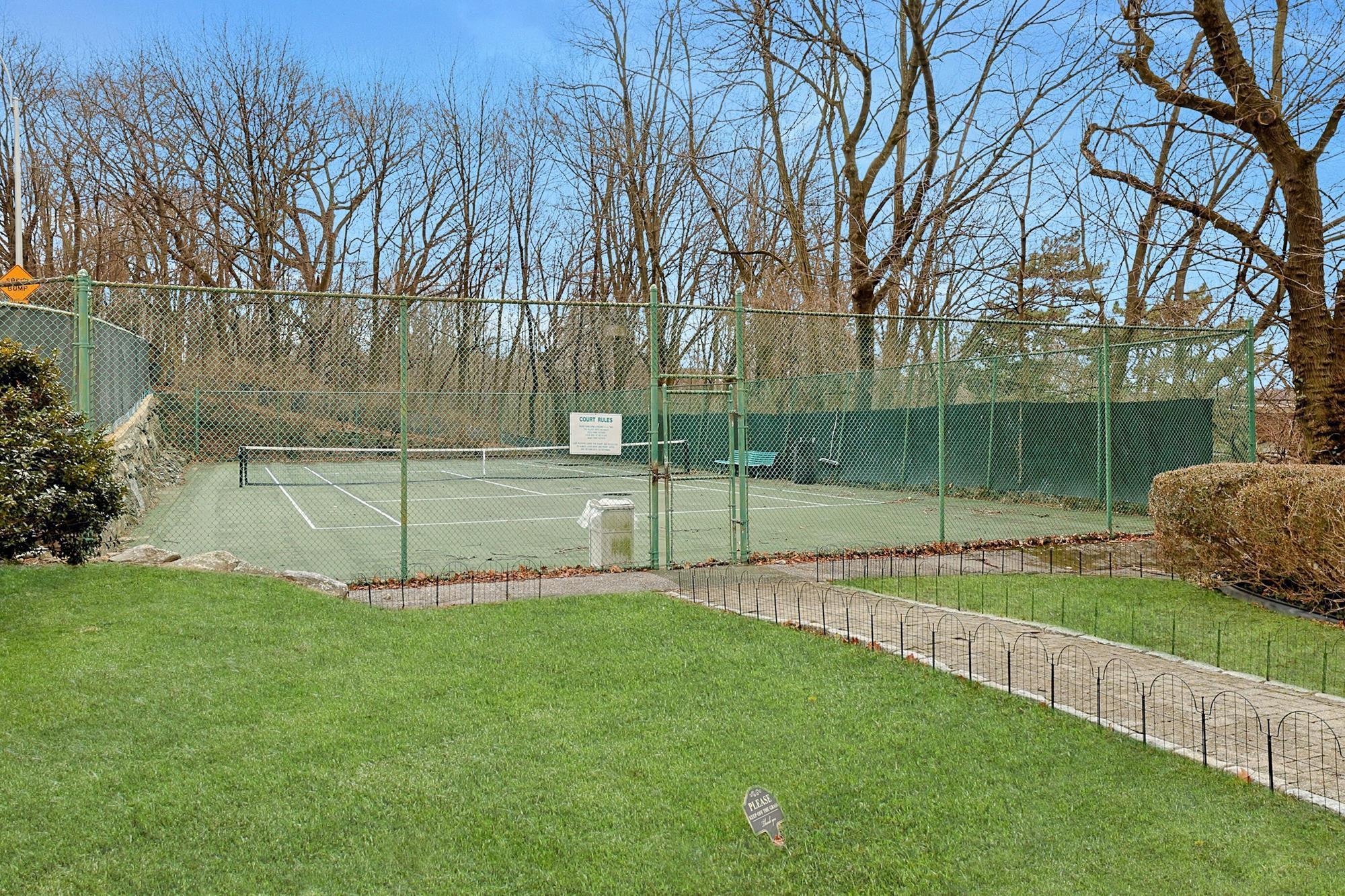 Single Family Douglas  Bronx, NY 10471, MLS-841657-28