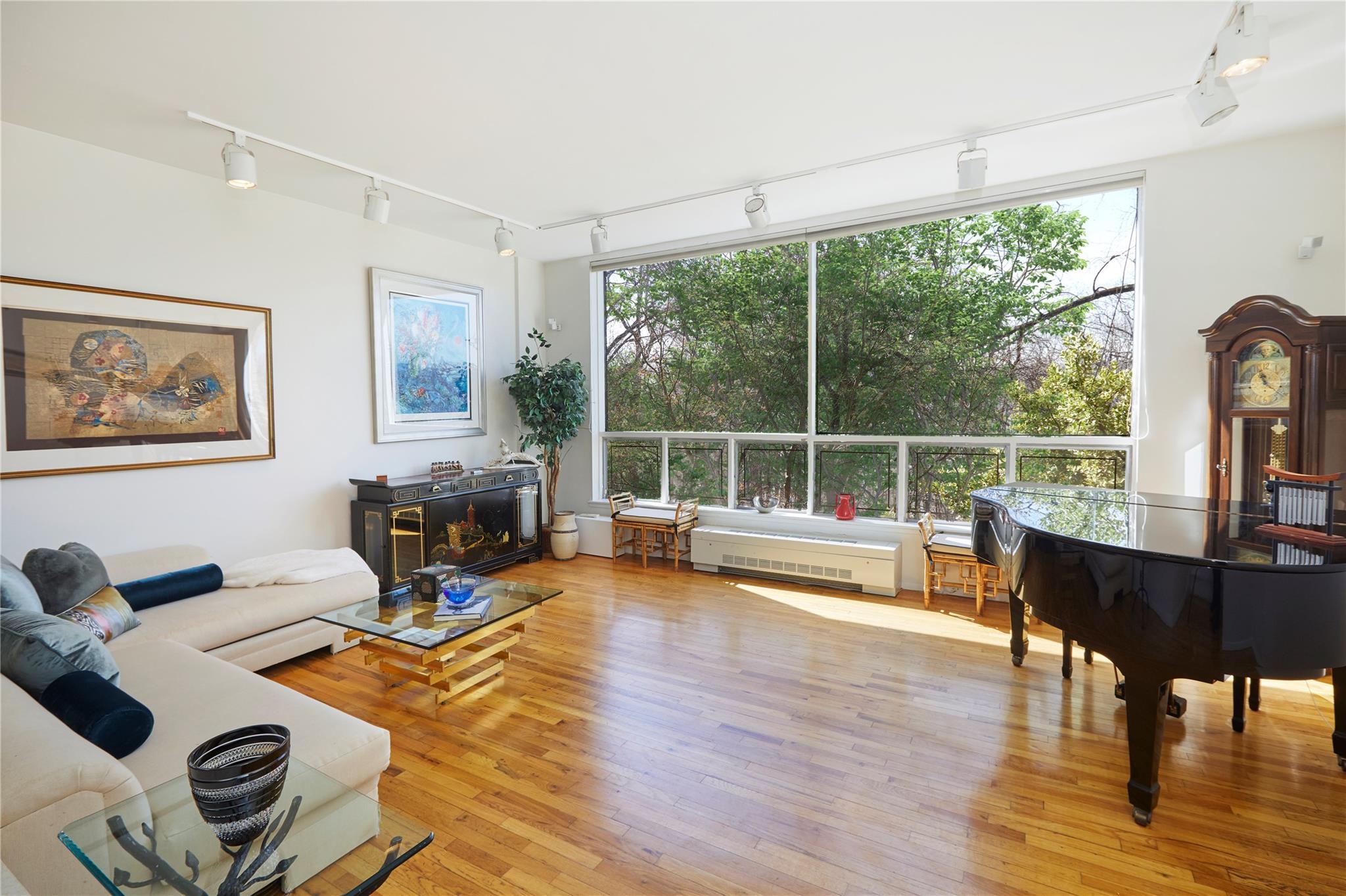 Single Family Douglas  Bronx, NY 10471, MLS-841657-3
