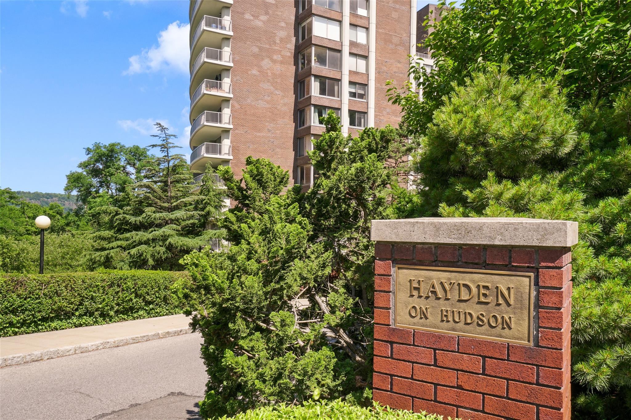 Single Family Douglas  Bronx, NY 10471, MLS-841657-31