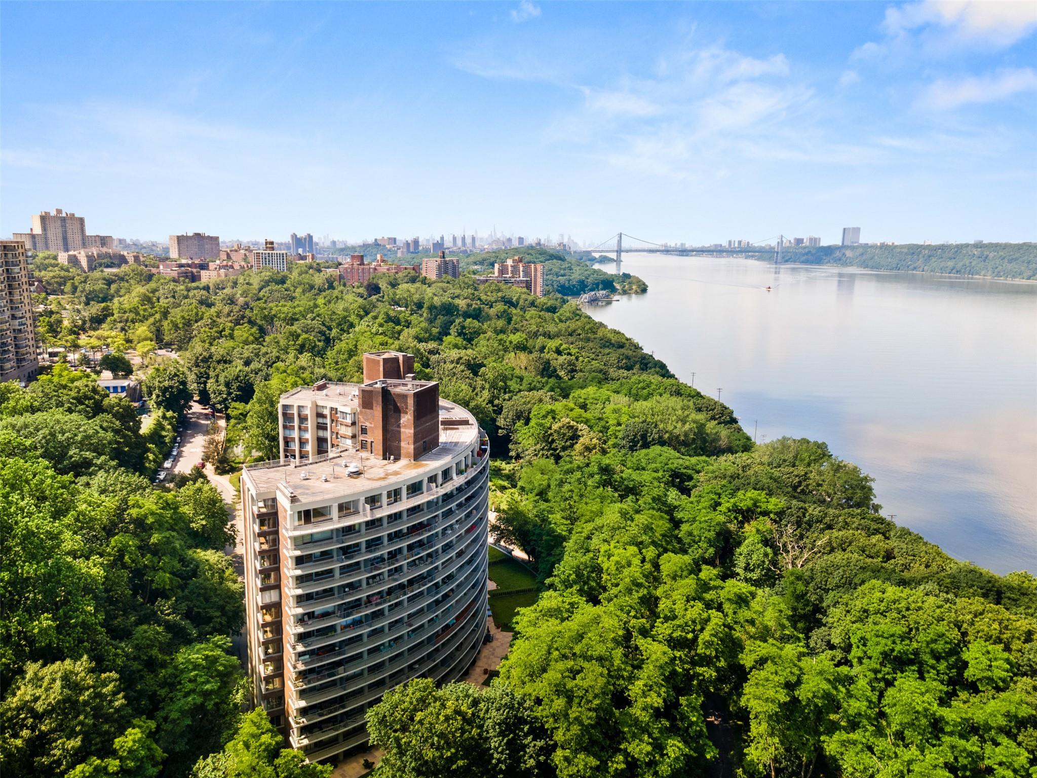 Single Family Douglas  Bronx, NY 10471, MLS-841657-32