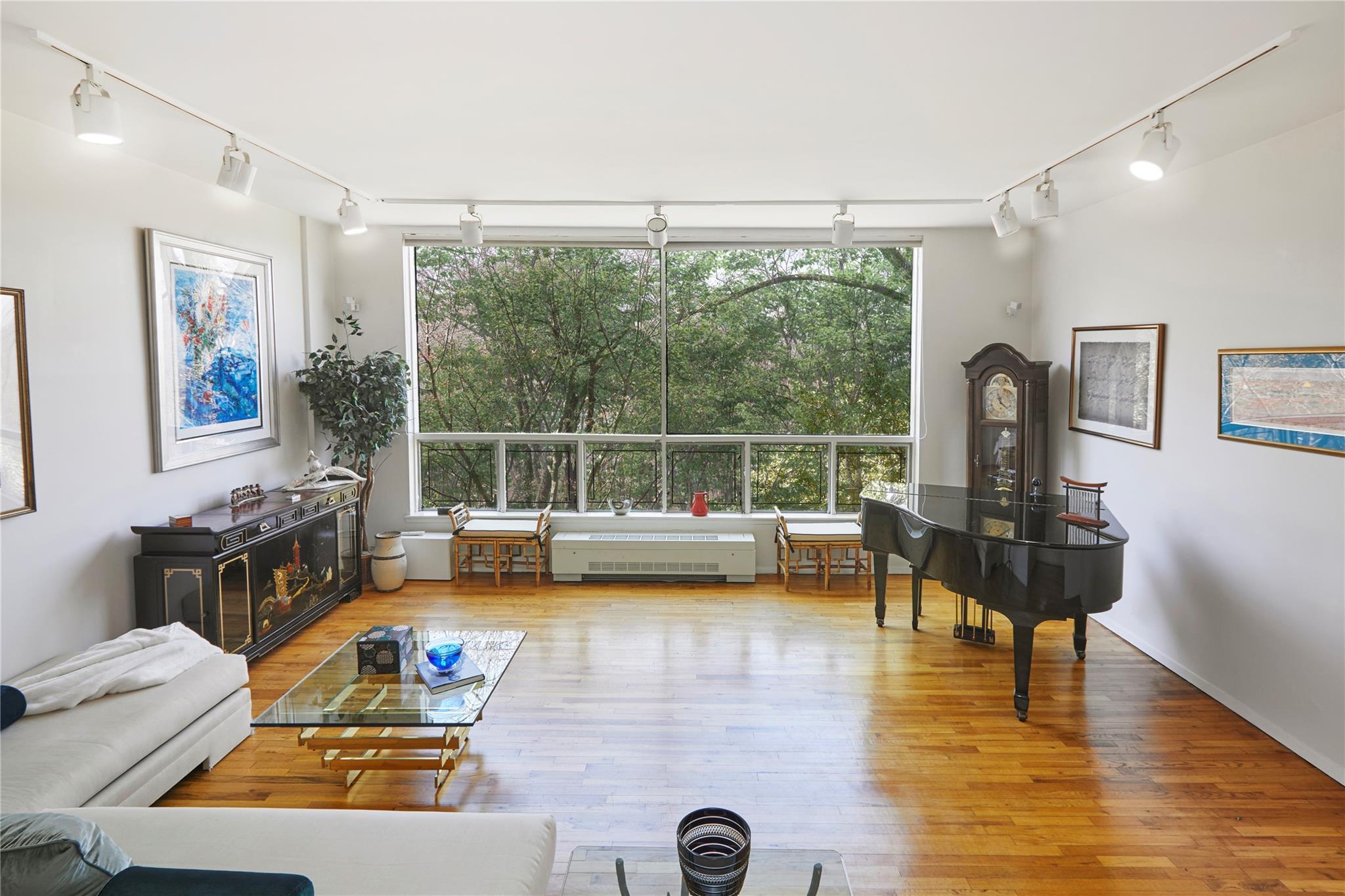 Single Family Douglas  Bronx, NY 10471, MLS-841657-4