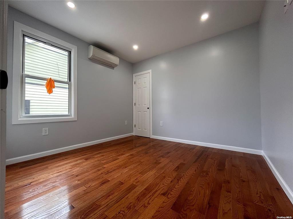 Single Family 49th  Queens, NY 11377, MLS-841669-5