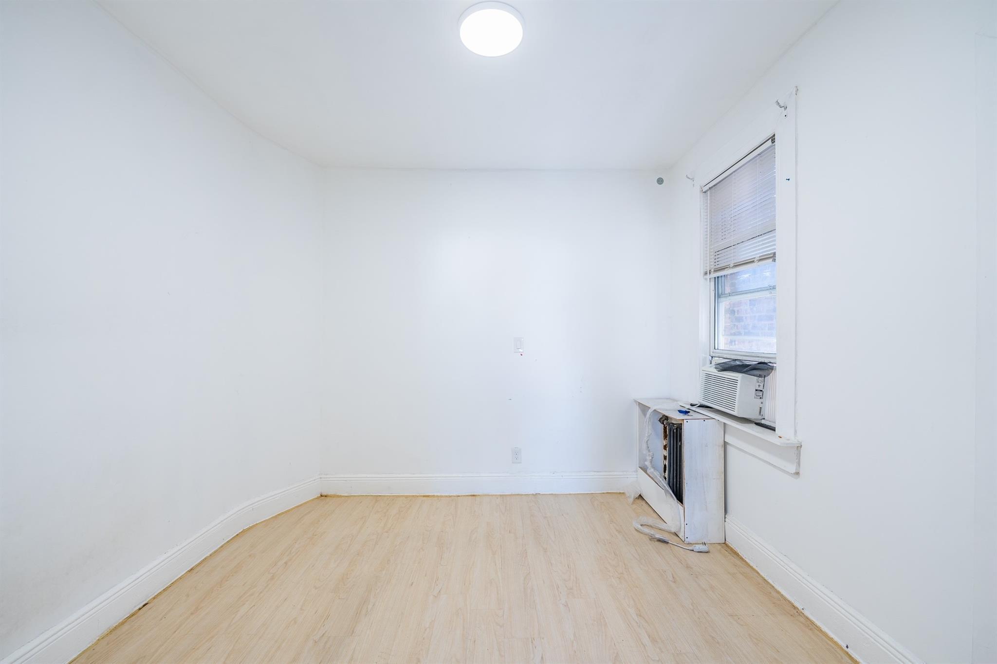Single Family 34th Avenue  Queens, NY 11368, MLS-841776-5