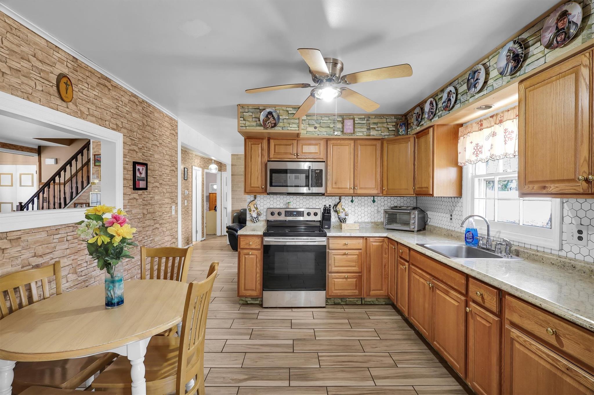 Single Family Auborn  Suffolk County, NY 11967, MLS-841796-4