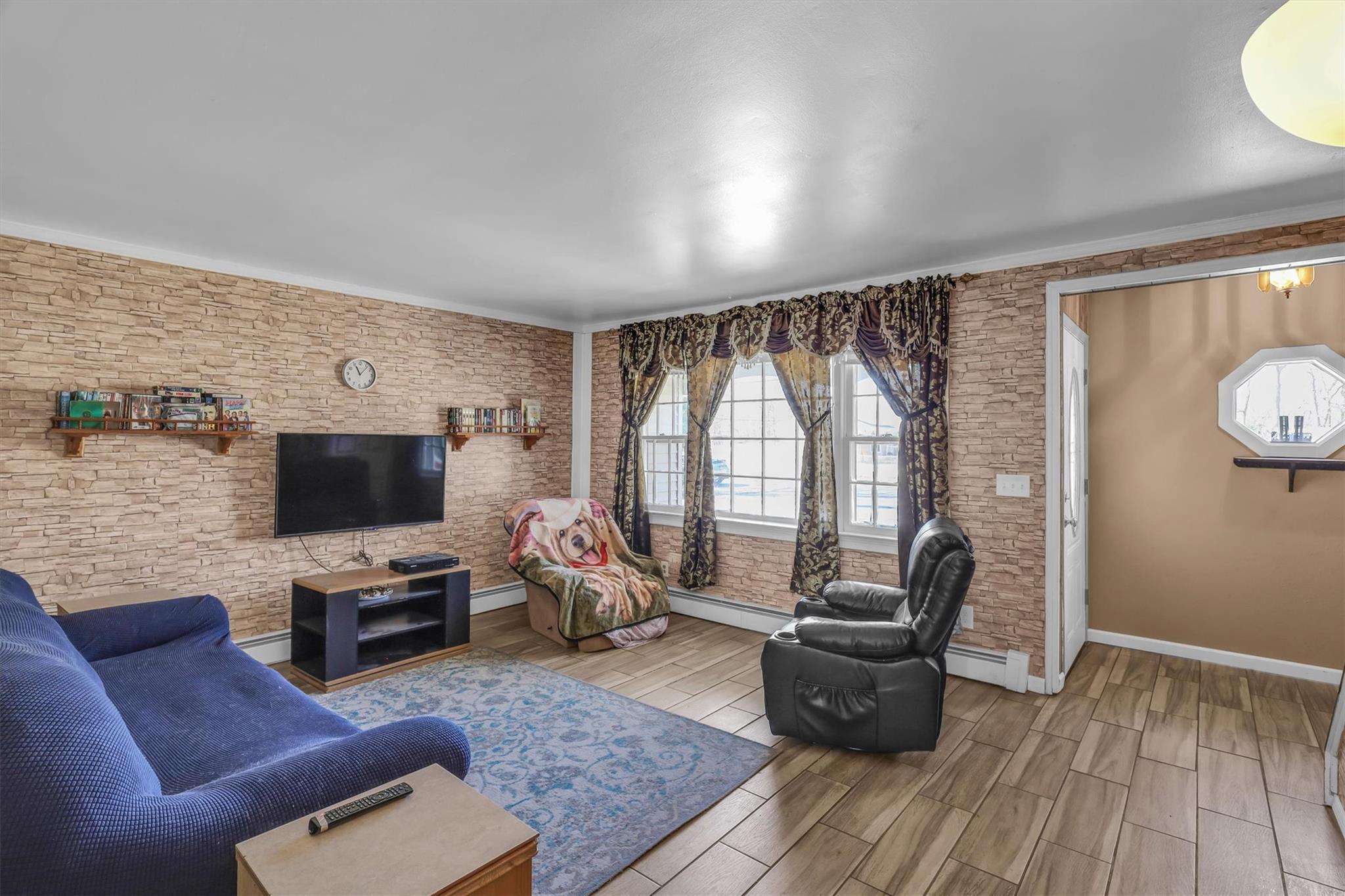 Single Family Auborn  Suffolk County, NY 11967, MLS-841796-5