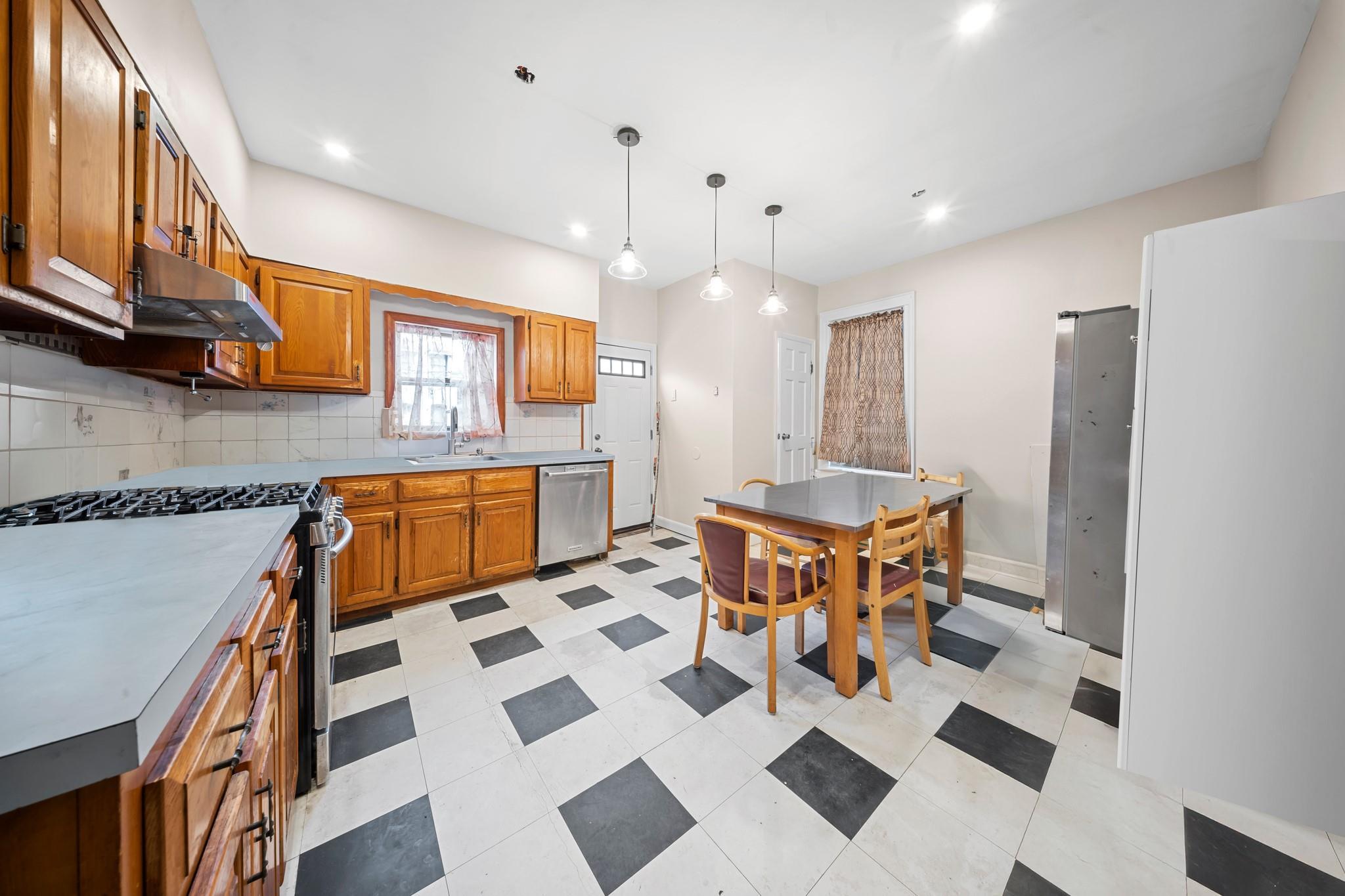 Single Family 32nd  Brooklyn, NY 11226, MLS-841797-12