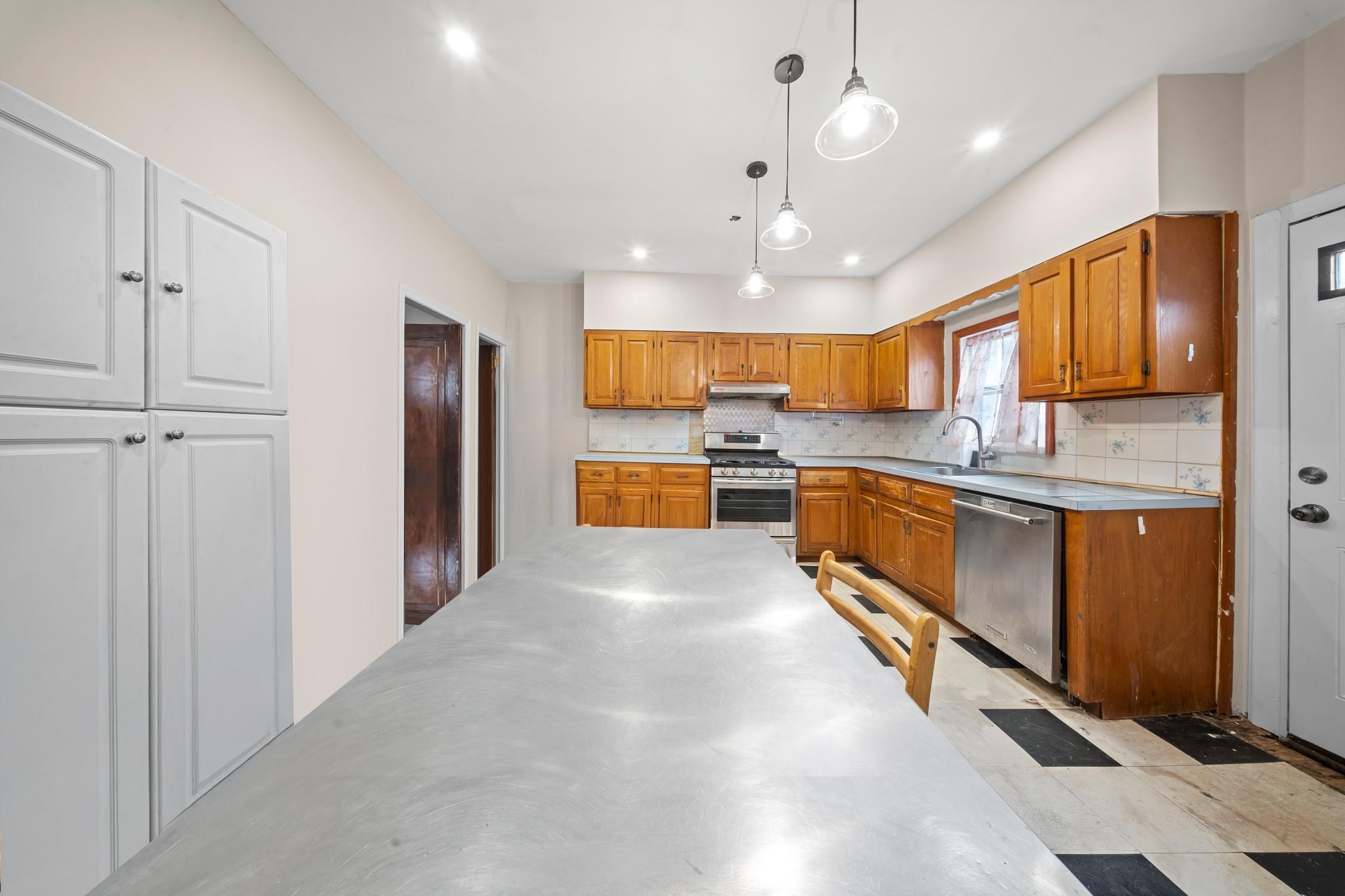 Single Family 32nd  Brooklyn, NY 11226, MLS-841797-16