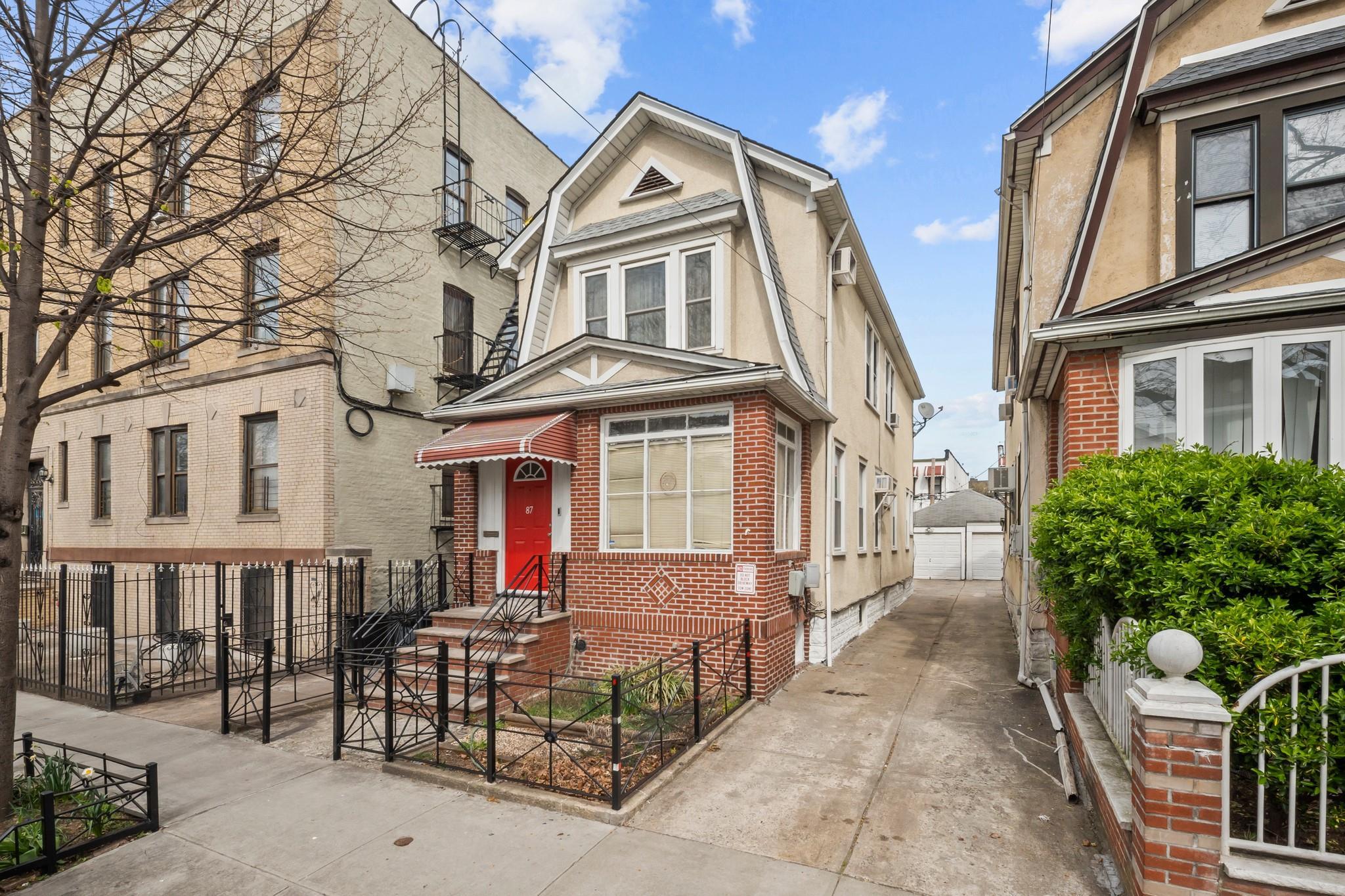 Single Family 32nd  Brooklyn, NY 11226, MLS-841797-2