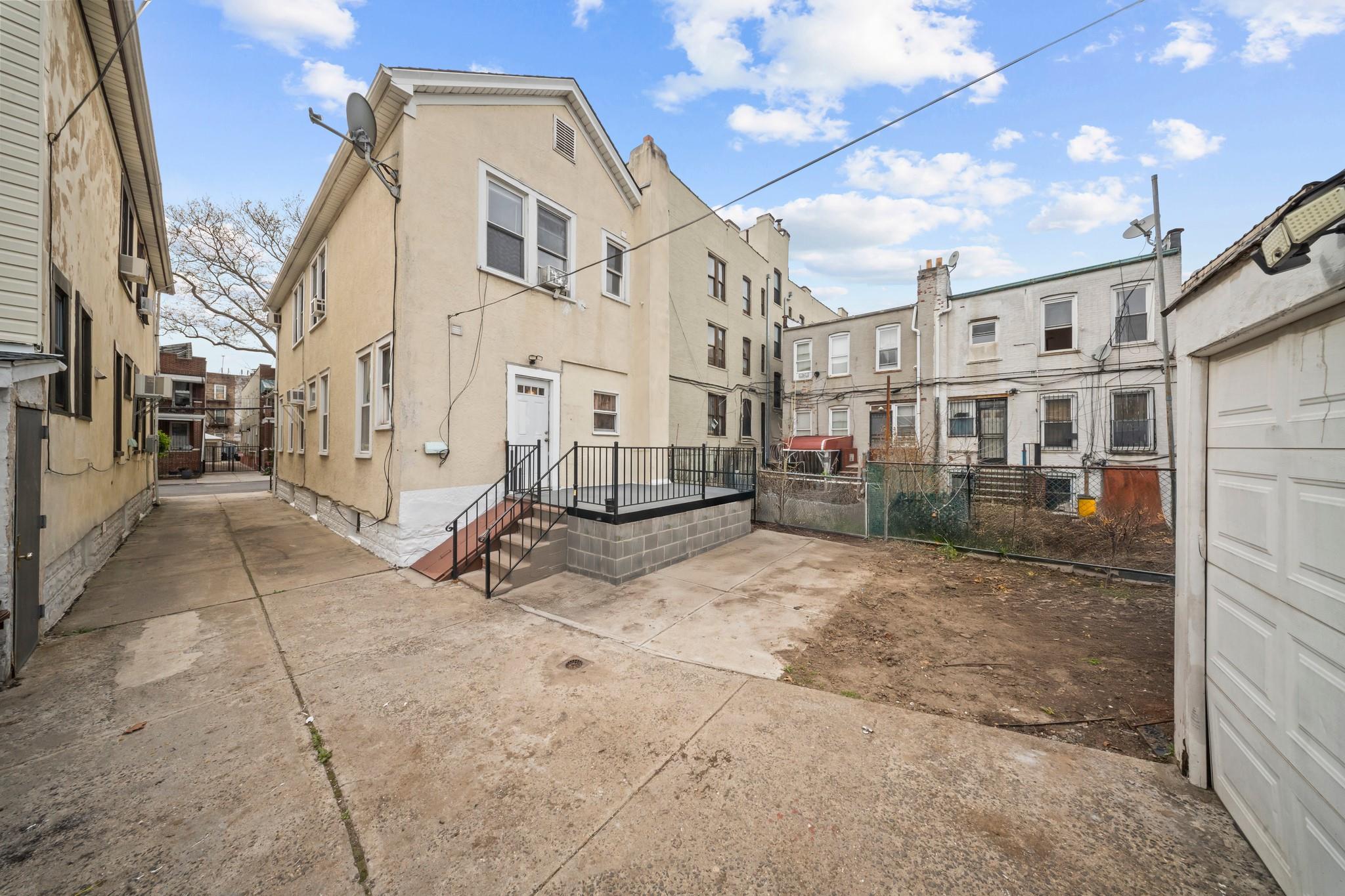 Single Family 32nd  Brooklyn, NY 11226, MLS-841797-29