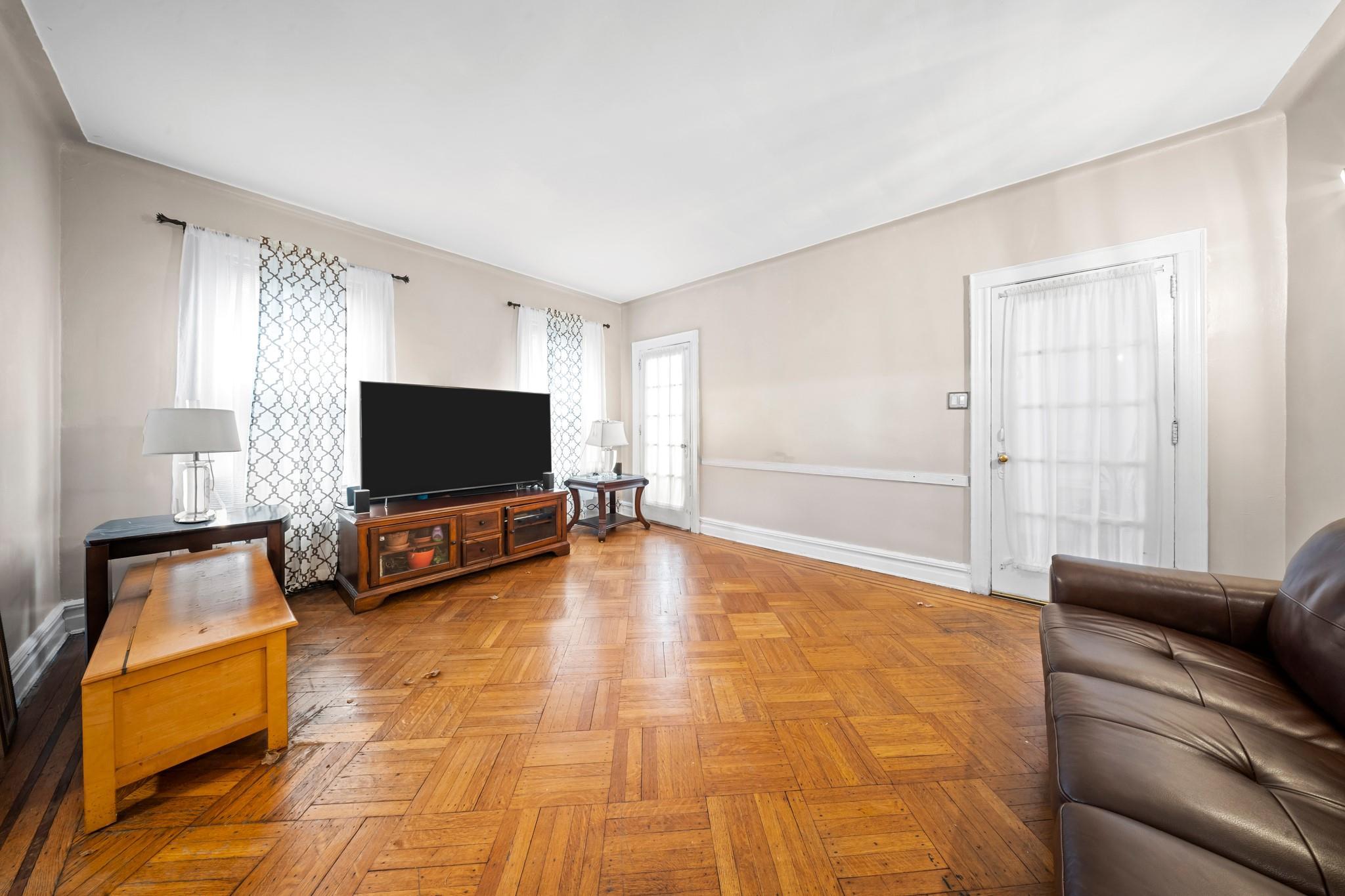 Single Family 32nd  Brooklyn, NY 11226, MLS-841797-7