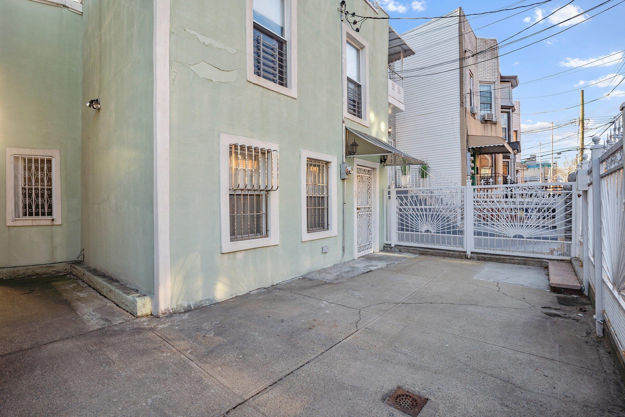 Single Family Shepherd  Brooklyn, NY 11208, MLS-841798-2